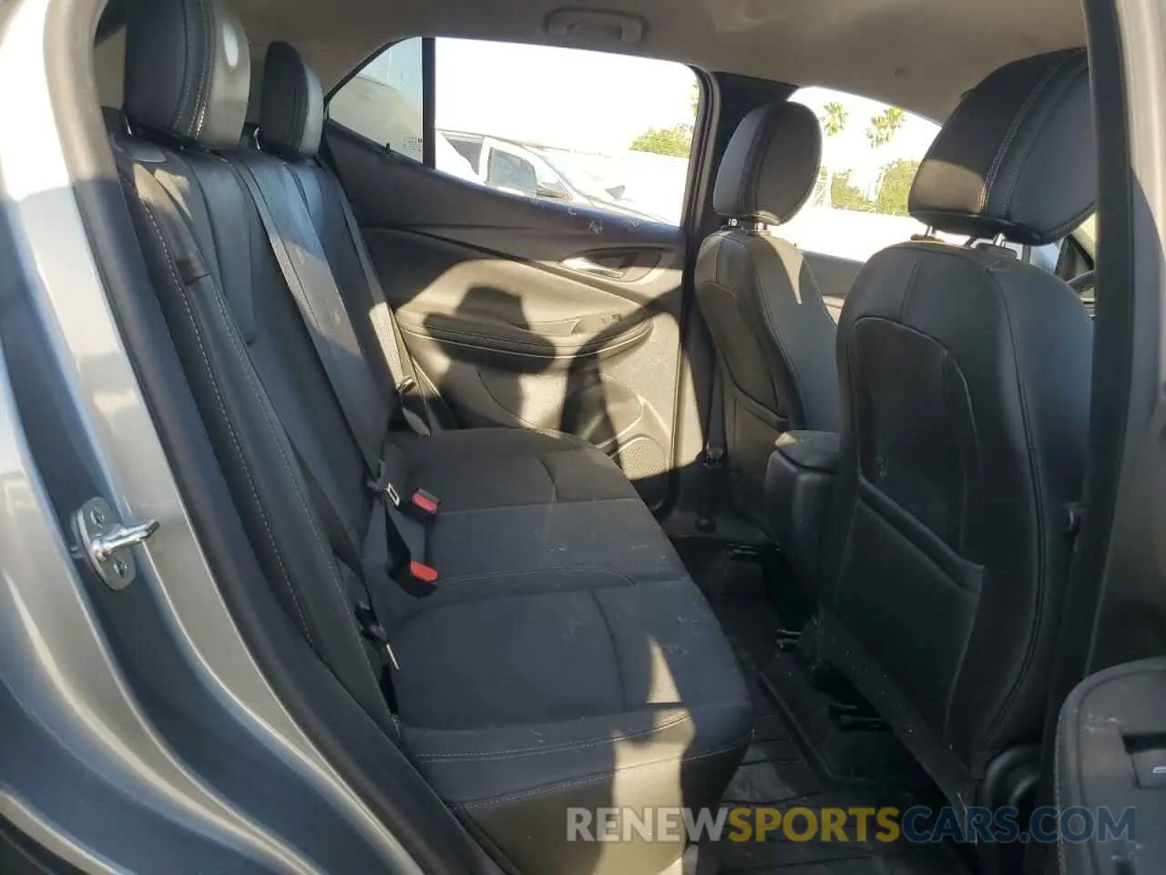 11 fotografías del automóvil dañado KL4AMBSP5SB013584 BUICK ENCORE 2025
