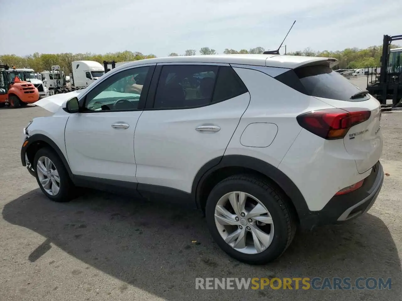 2 fotografías del automóvil dañado KL4AMCSL6SB153565 BUICK ENCORE 2025