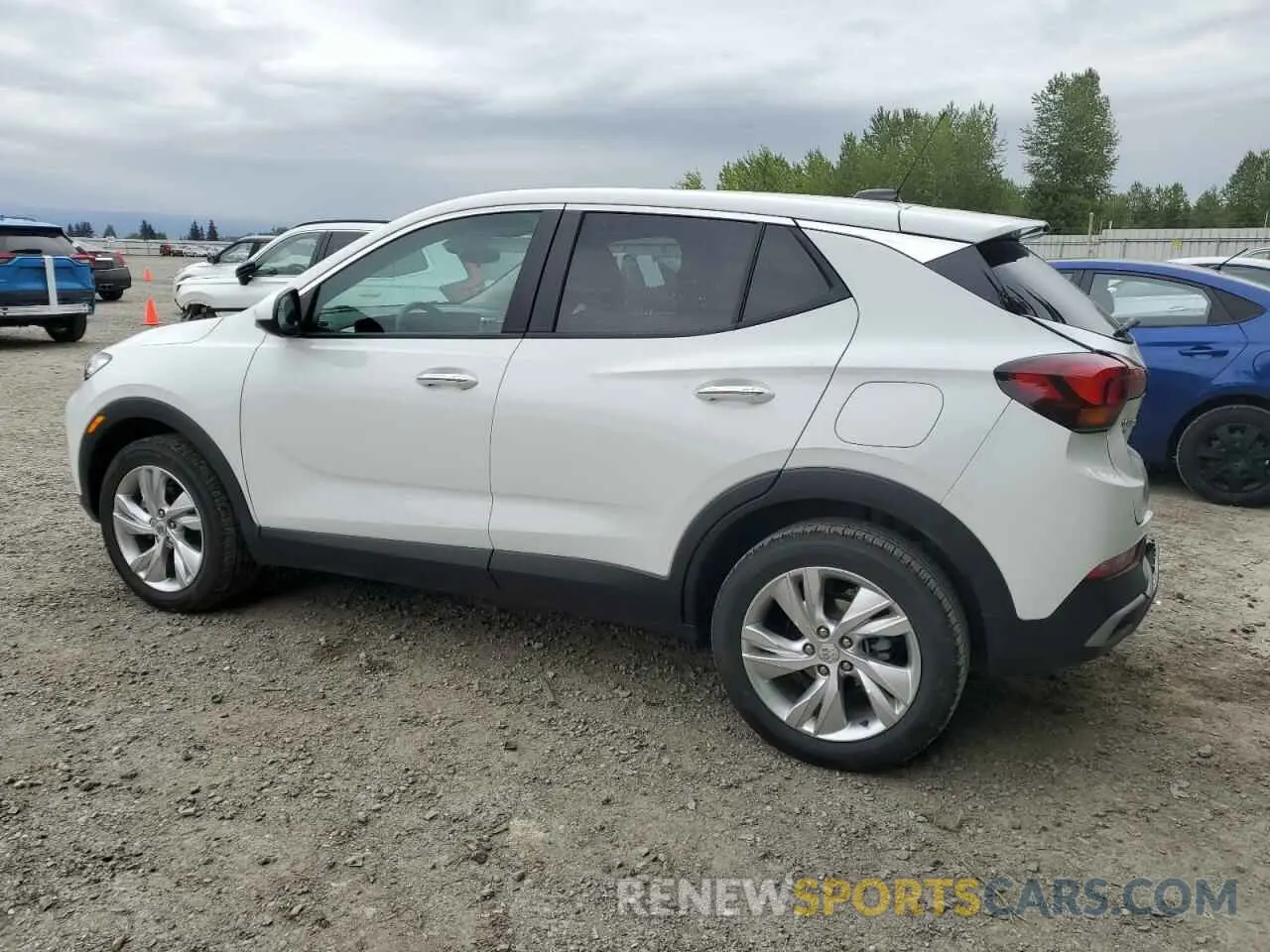 2 fotografías del automóvil dañado KL4AMCSLXSB127003 BUICK ENCORE 2025