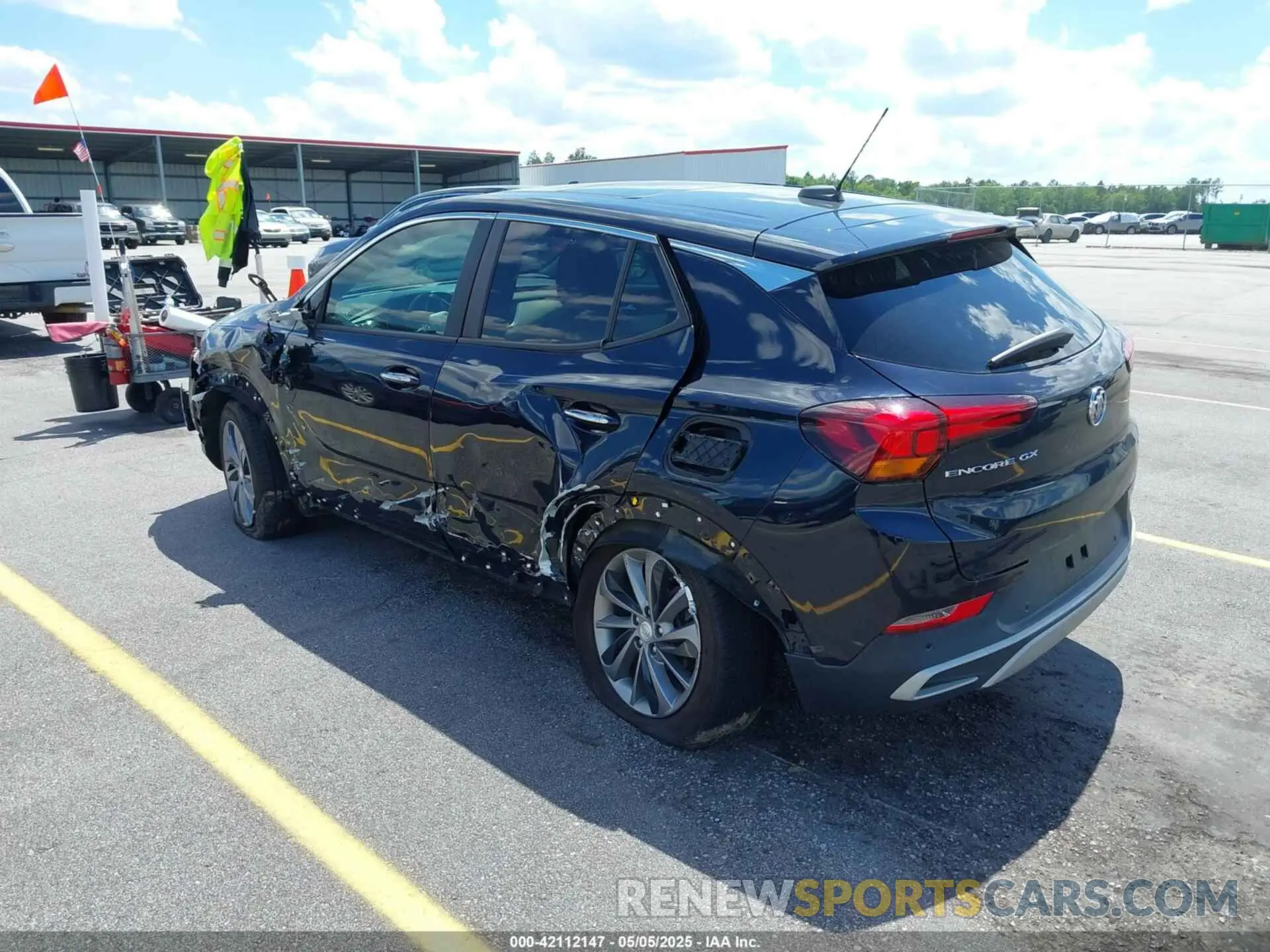 3 fotografías del automóvil dañado KL4MMBS27LB089343 BUICK ENCORE GX 2020