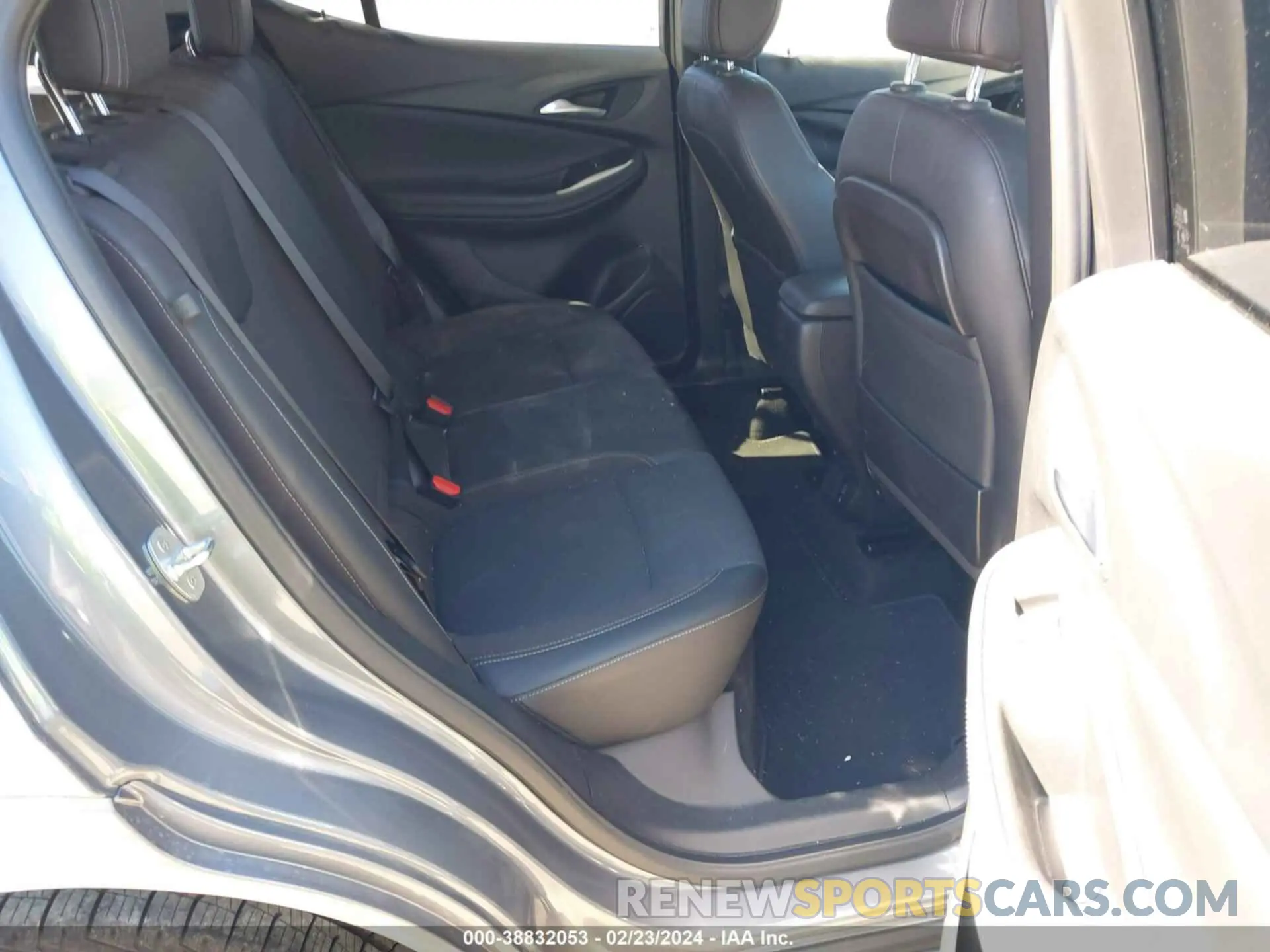 8 fotografías del automóvil dañado KL4MMBS29LB107096 BUICK ENCORE GX 2020