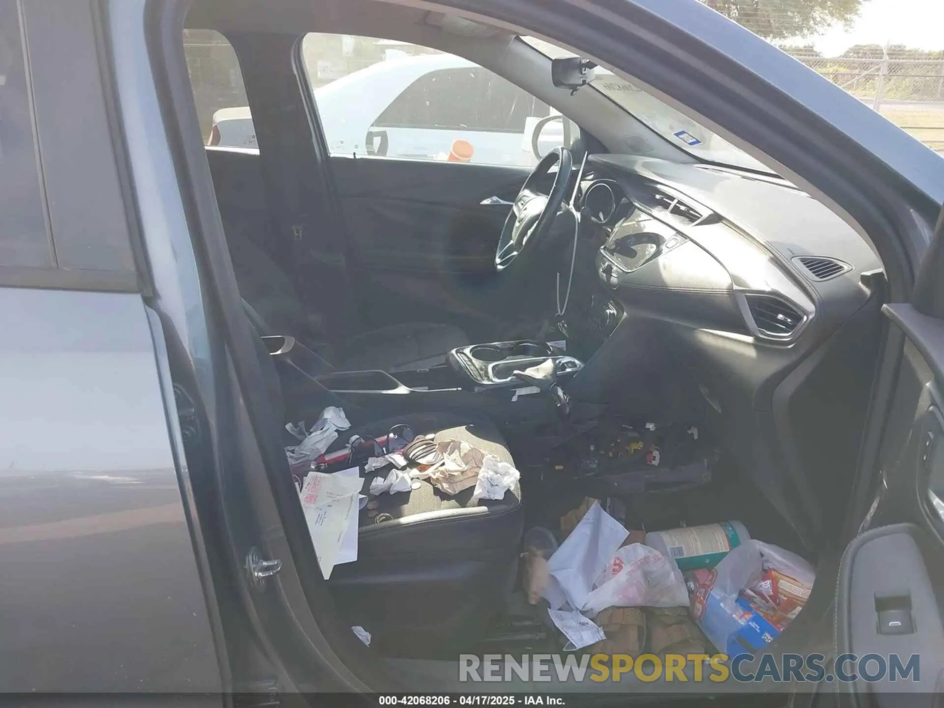 5 fotografías del automóvil dañado KL4MMBS2XLB069832 BUICK ENCORE GX 2020