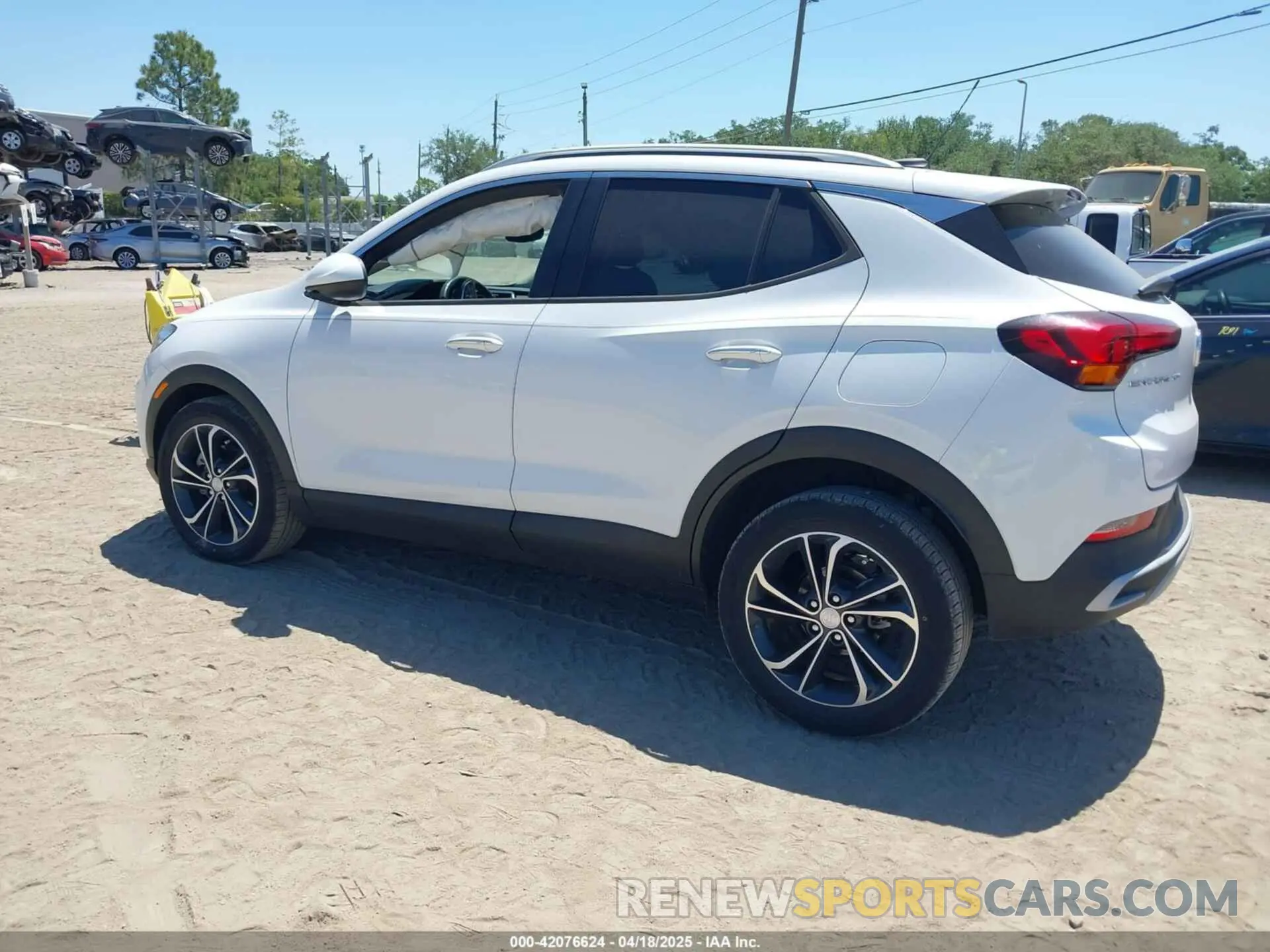 3 fotografías del automóvil dañado KL4MMDS23LB117991 BUICK ENCORE GX 2020