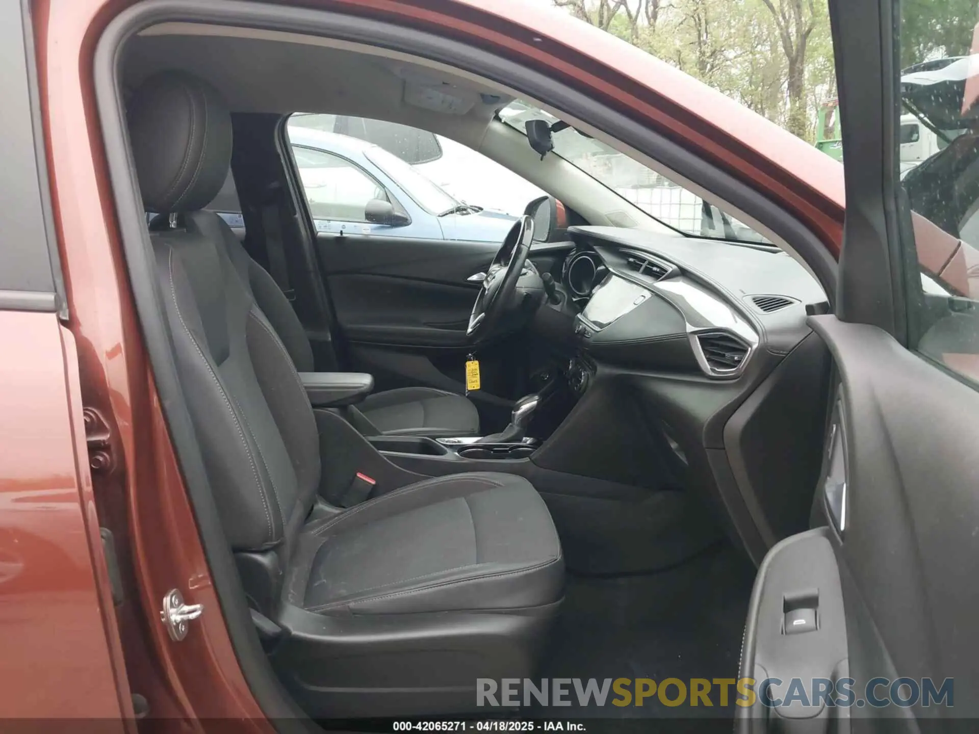 5 fotografías del automóvil dañado KL4MMDS26LB125003 BUICK ENCORE GX 2020