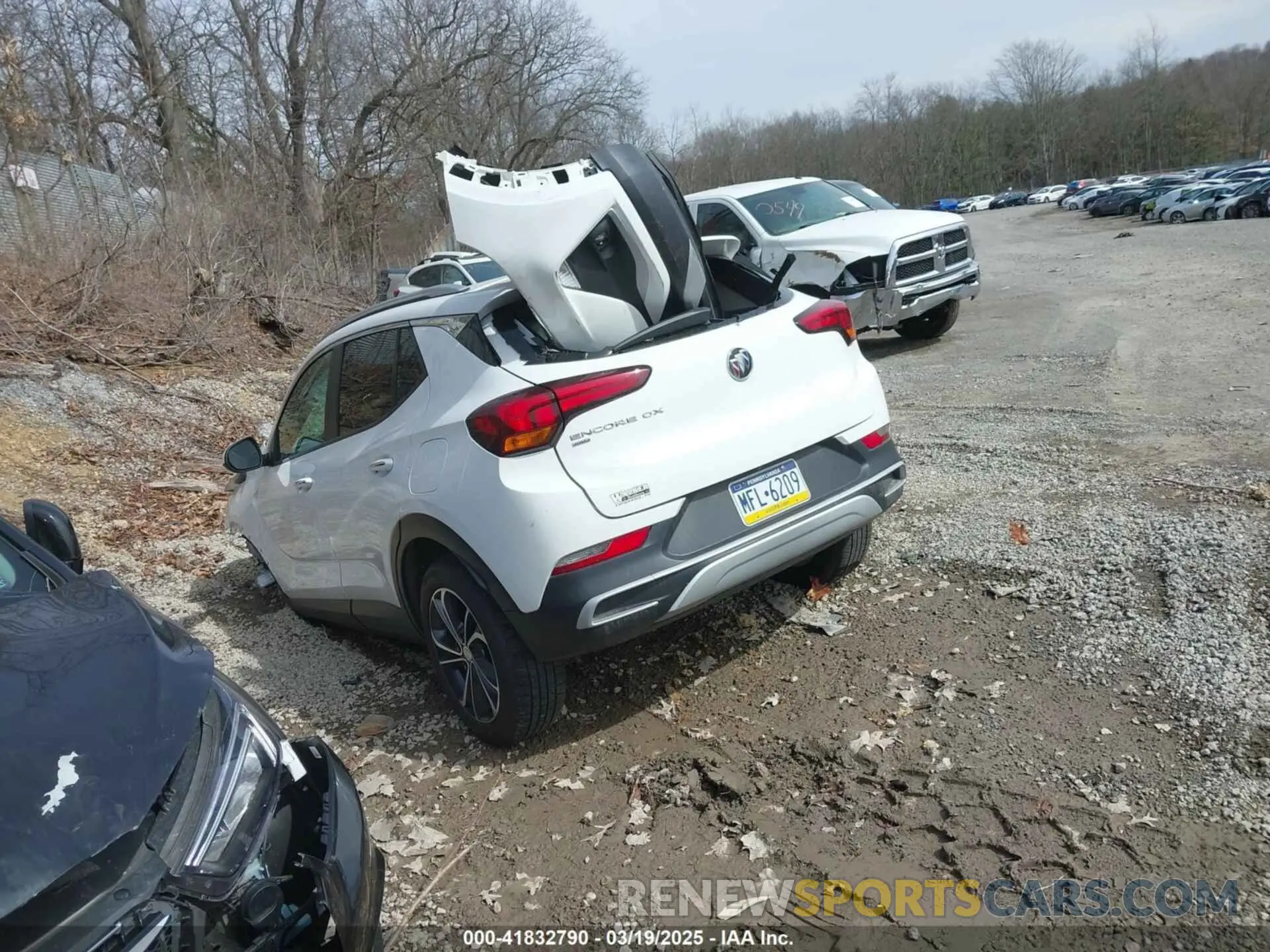 14 fotografías del automóvil dañado KL4MMESL3LB119836 BUICK ENCORE GX 2020