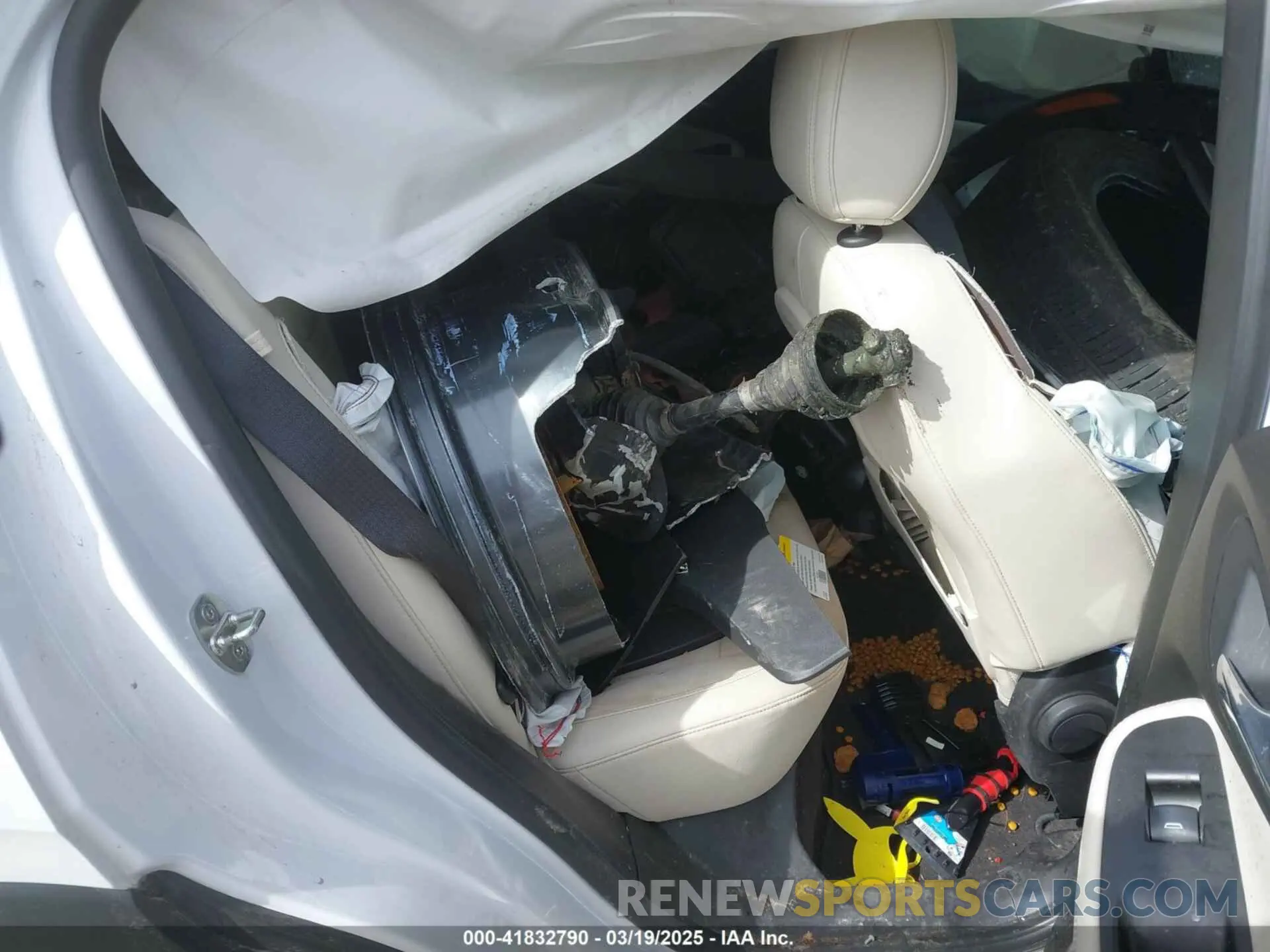 8 fotografías del automóvil dañado KL4MMESL3LB119836 BUICK ENCORE GX 2020
