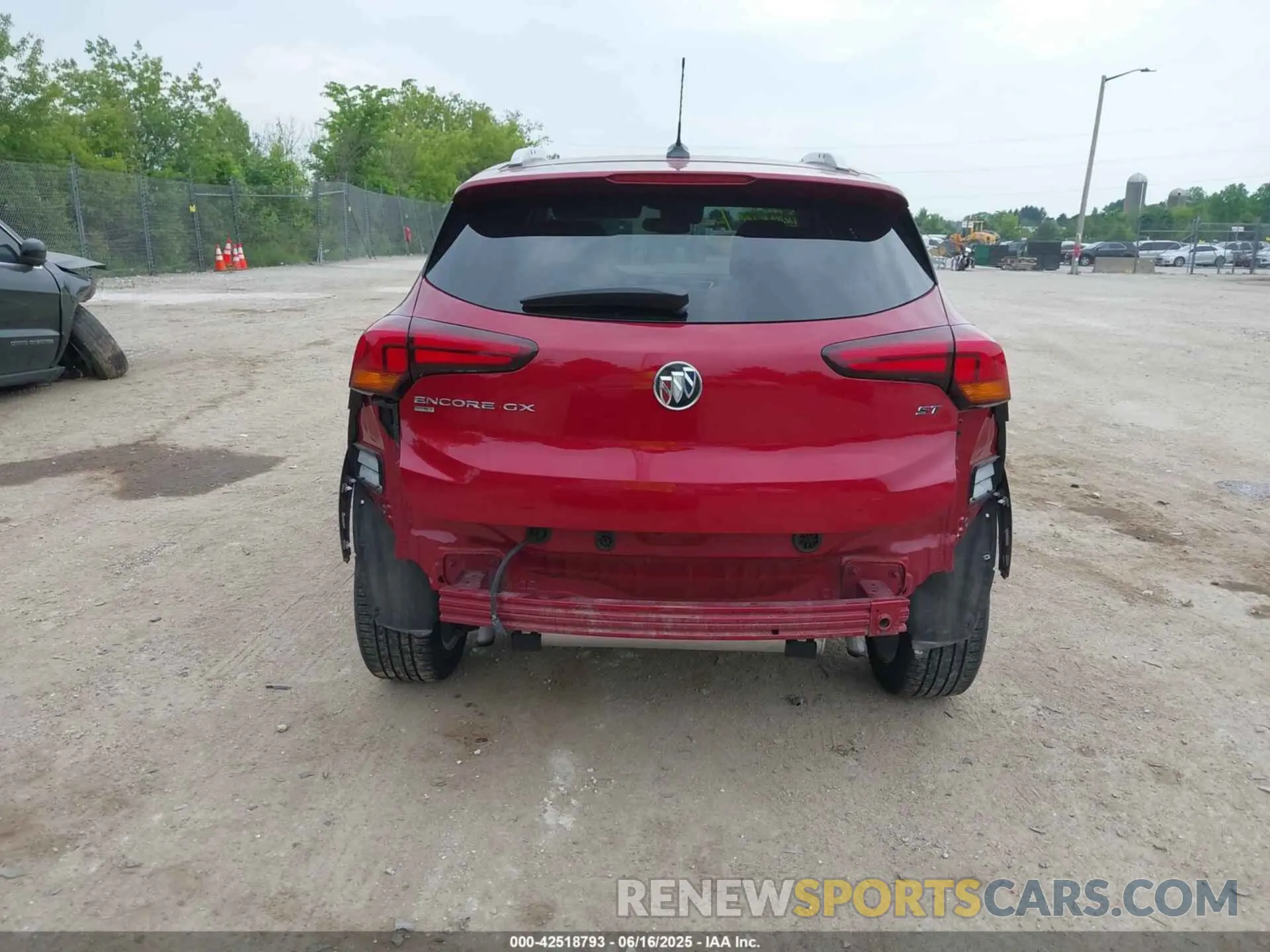 17 fotografías del automóvil dañado KL4MMESL7LB099963 BUICK ENCORE GX 2020