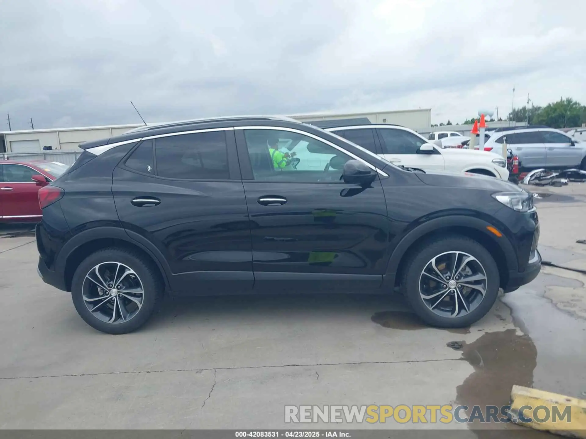 13 fotografías del automóvil dañado KL4MMESLXLB114634 BUICK ENCORE GX 2020