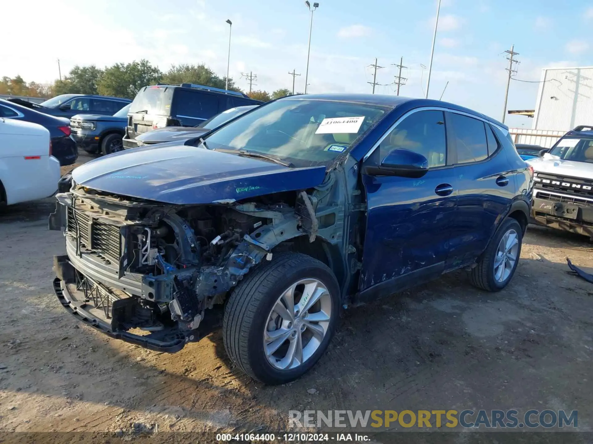 2 fotografías del automóvil dañado KL4MMBS20MB051468 BUICK ENCORE GX 2021