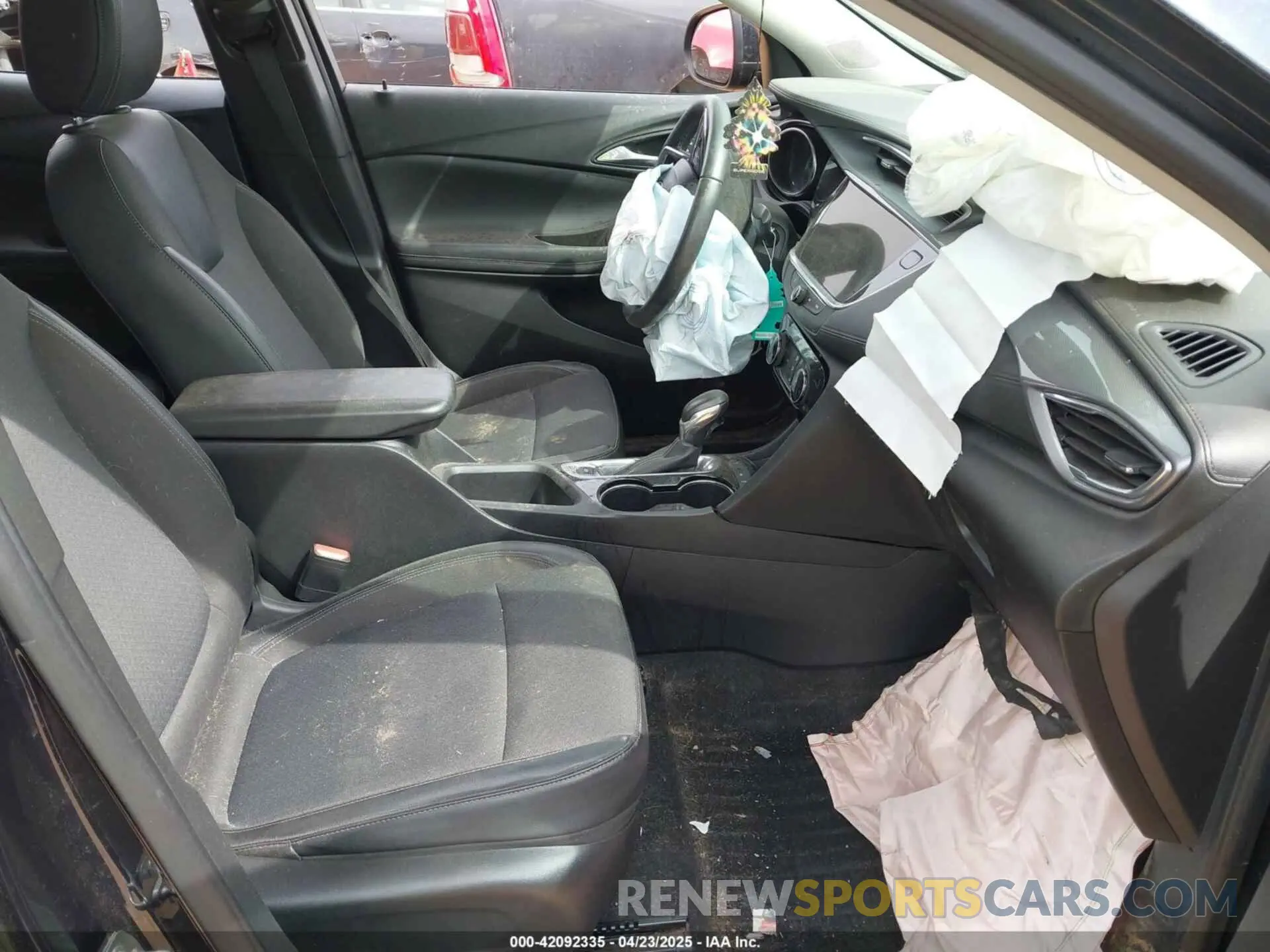 5 fotografías del automóvil dañado KL4MMBS21MB045999 BUICK ENCORE GX 2021