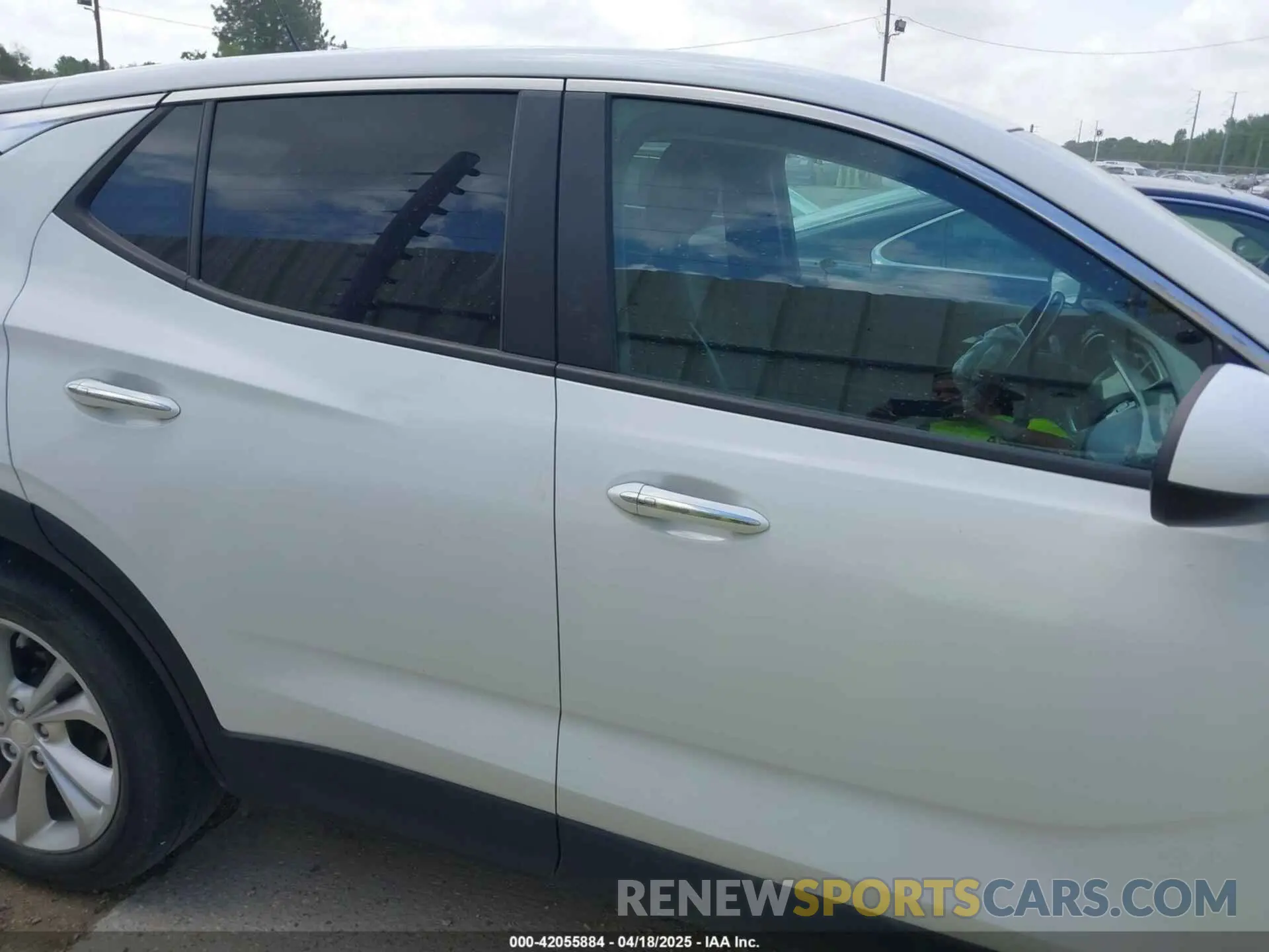14 fotografías del automóvil dañado KL4MMBS28MB052609 BUICK ENCORE GX 2021