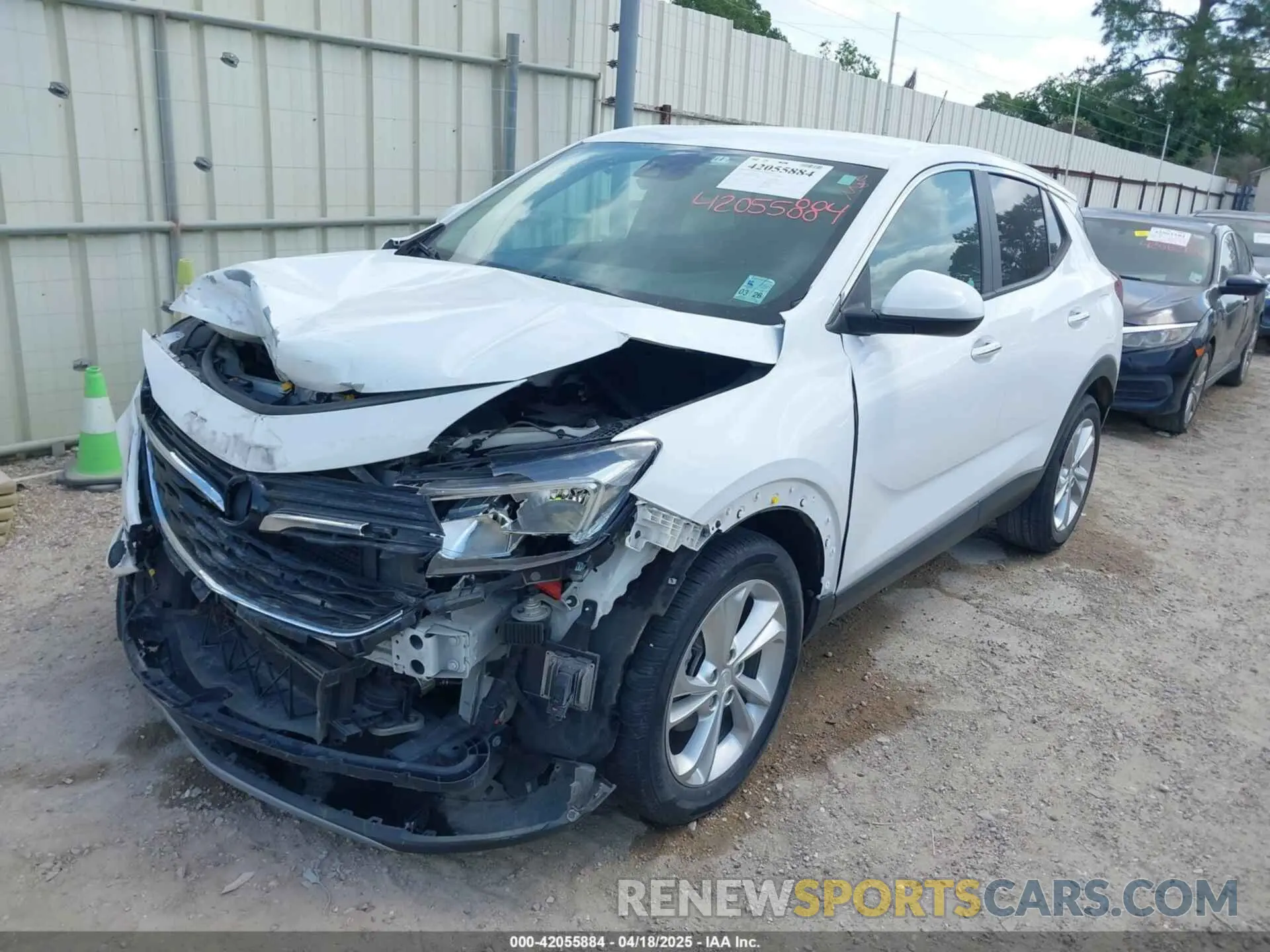 2 fotografías del automóvil dañado KL4MMBS28MB052609 BUICK ENCORE GX 2021