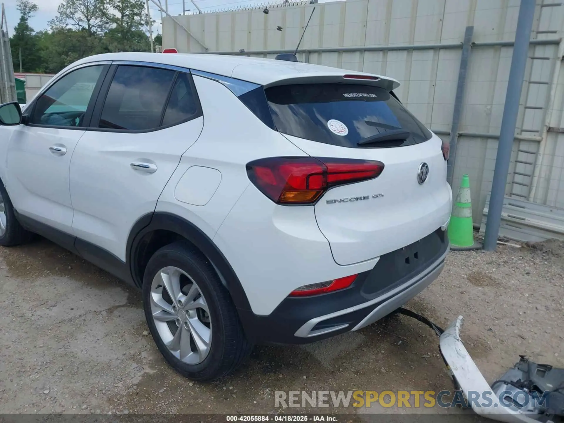 3 fotografías del automóvil dañado KL4MMBS28MB052609 BUICK ENCORE GX 2021