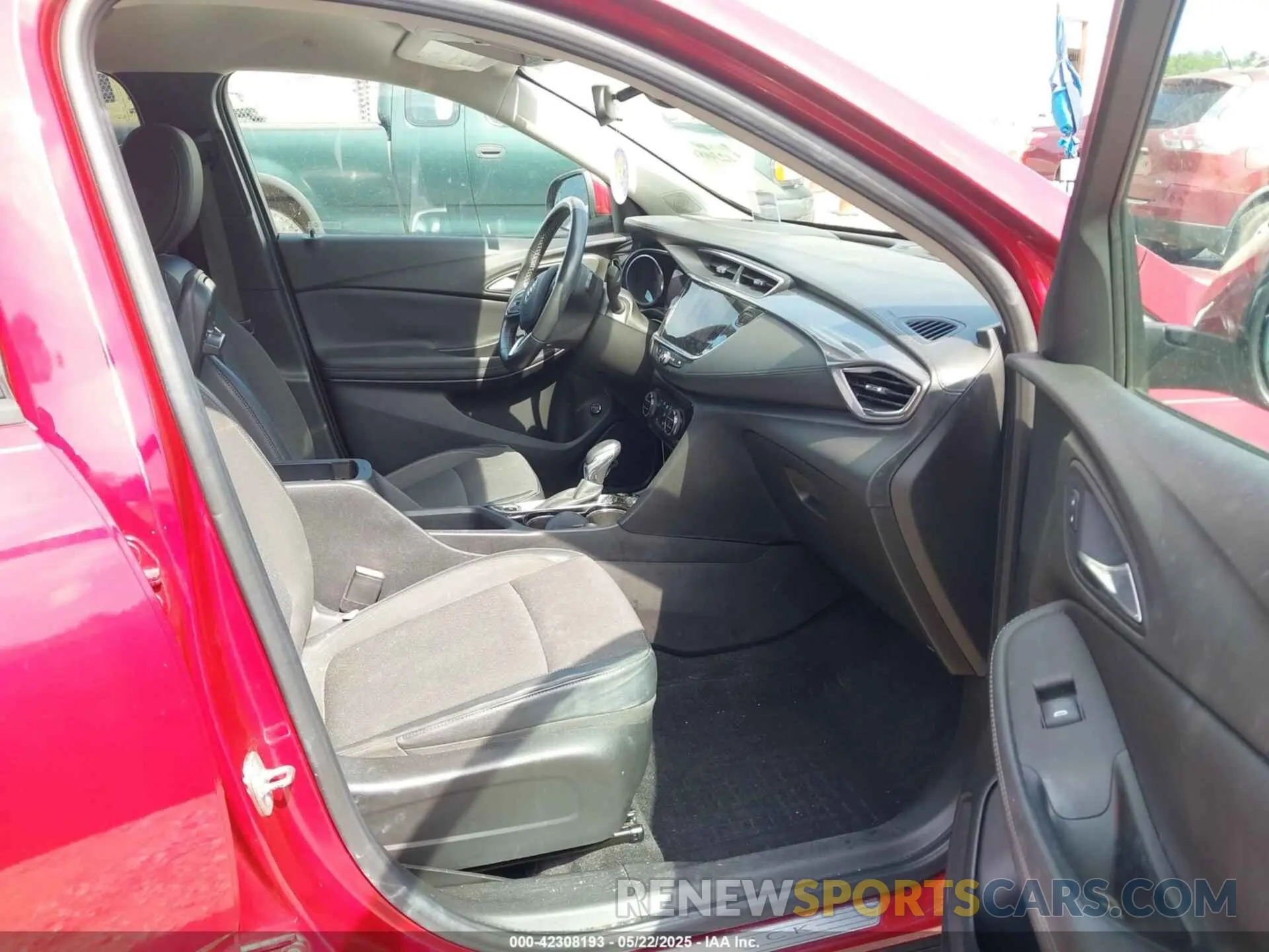 5 fotografías del automóvil dañado KL4MMDS22MB121158 BUICK ENCORE GX 2021