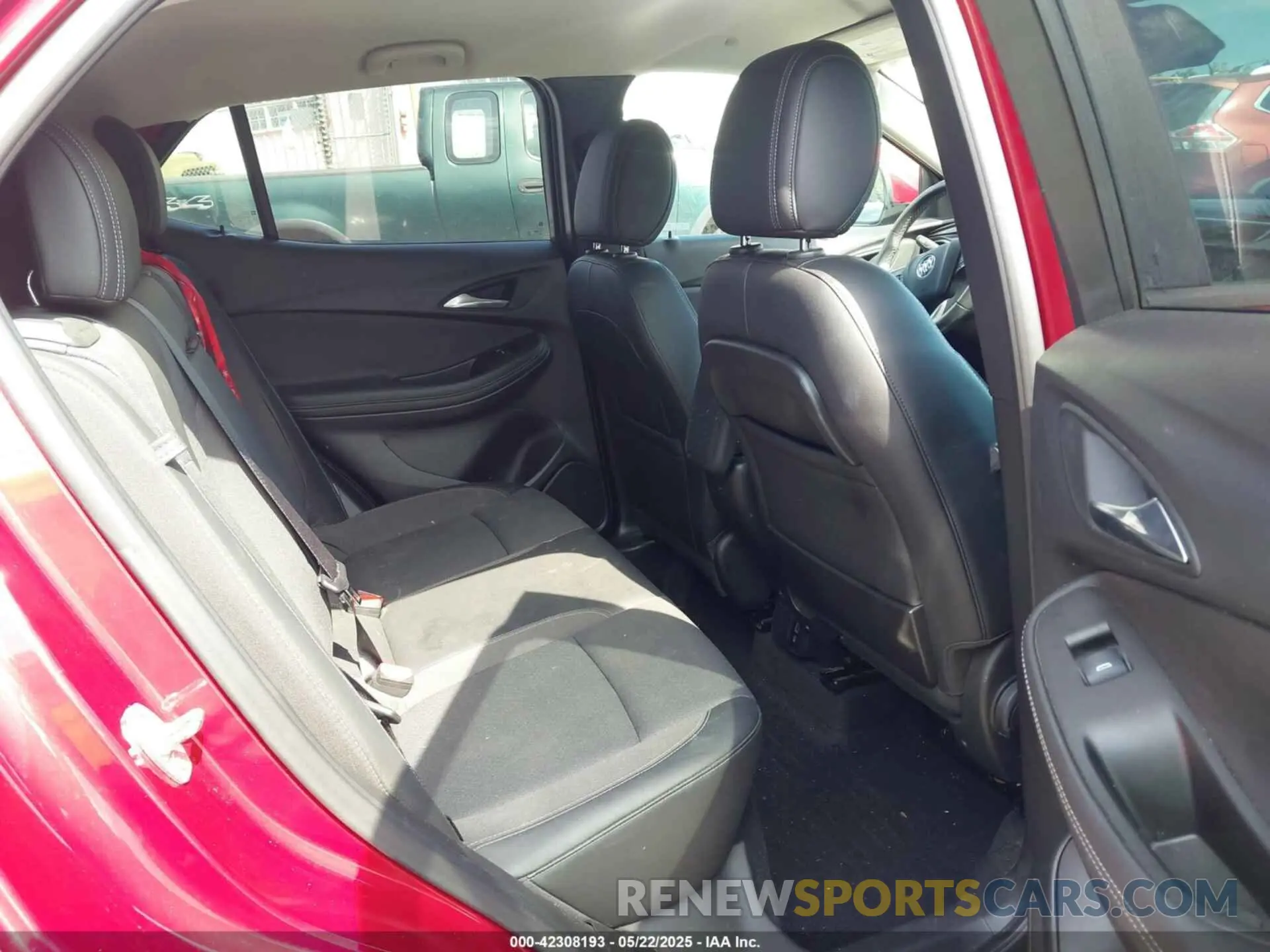8 fotografías del automóvil dañado KL4MMDS22MB121158 BUICK ENCORE GX 2021