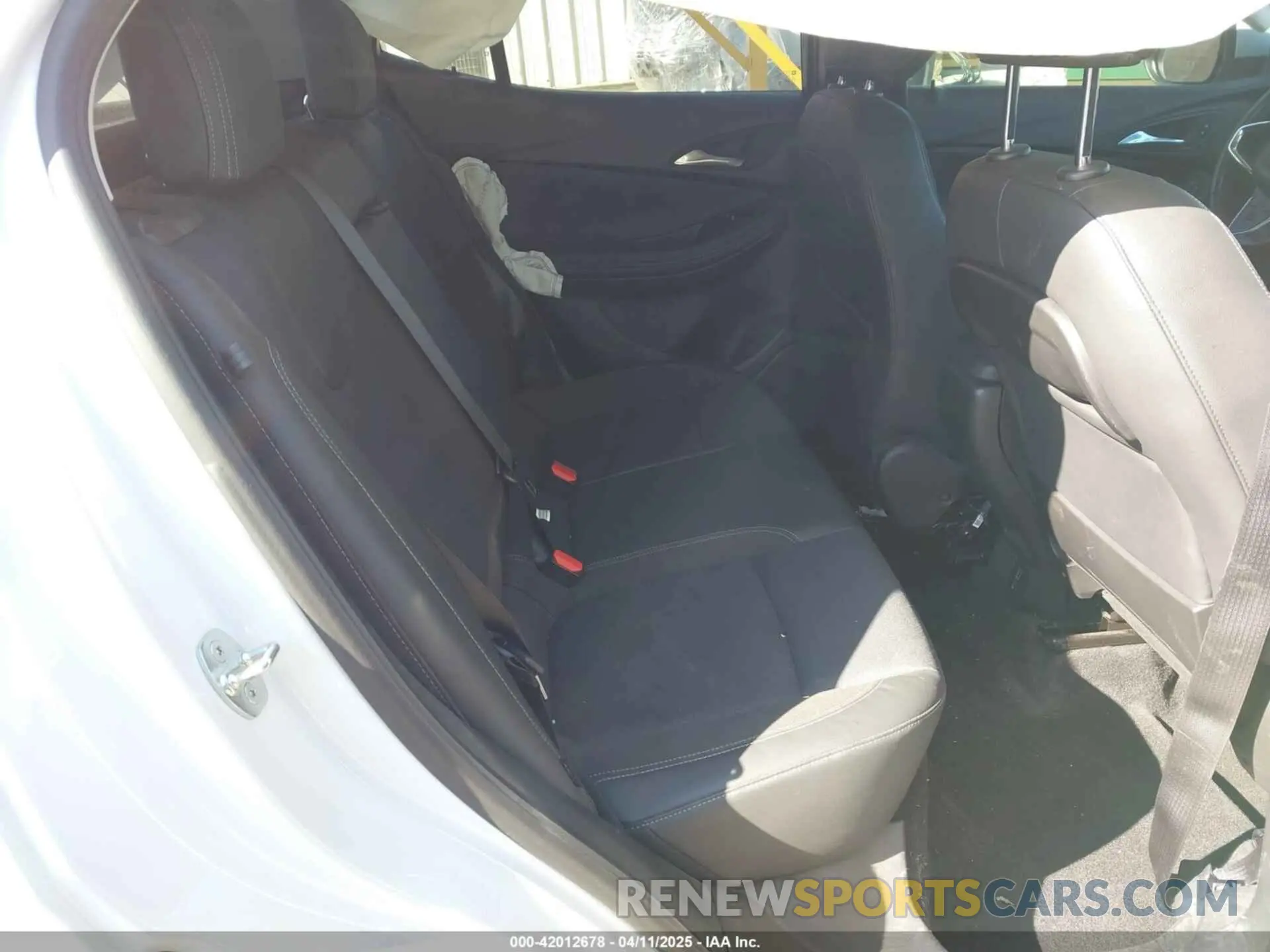 8 fotografías del automóvil dañado KL4MMDSL0MB045027 BUICK ENCORE GX 2021