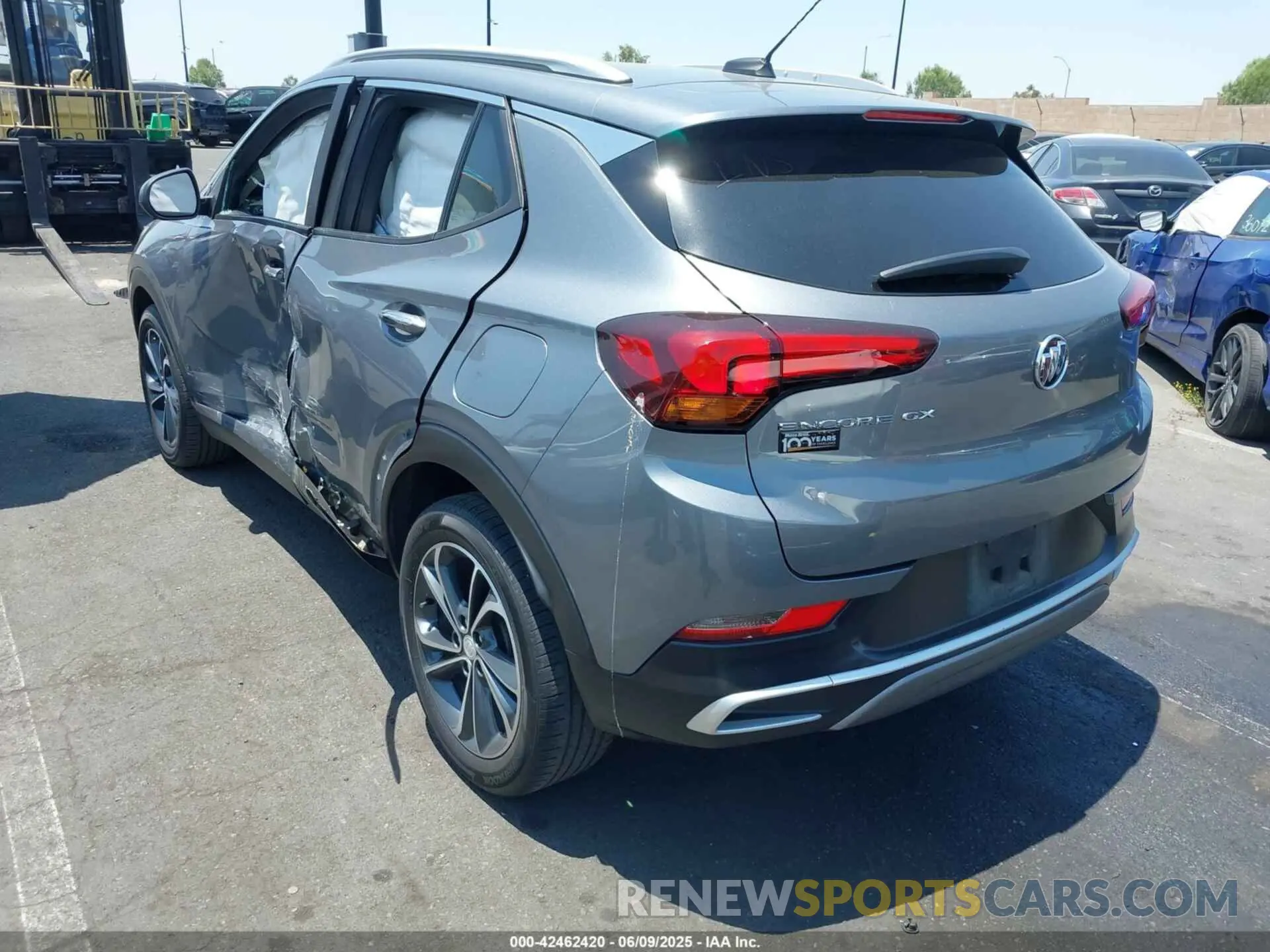 3 fotografías del automóvil dañado KL4MMDSL7MB168288 BUICK ENCORE GX 2021