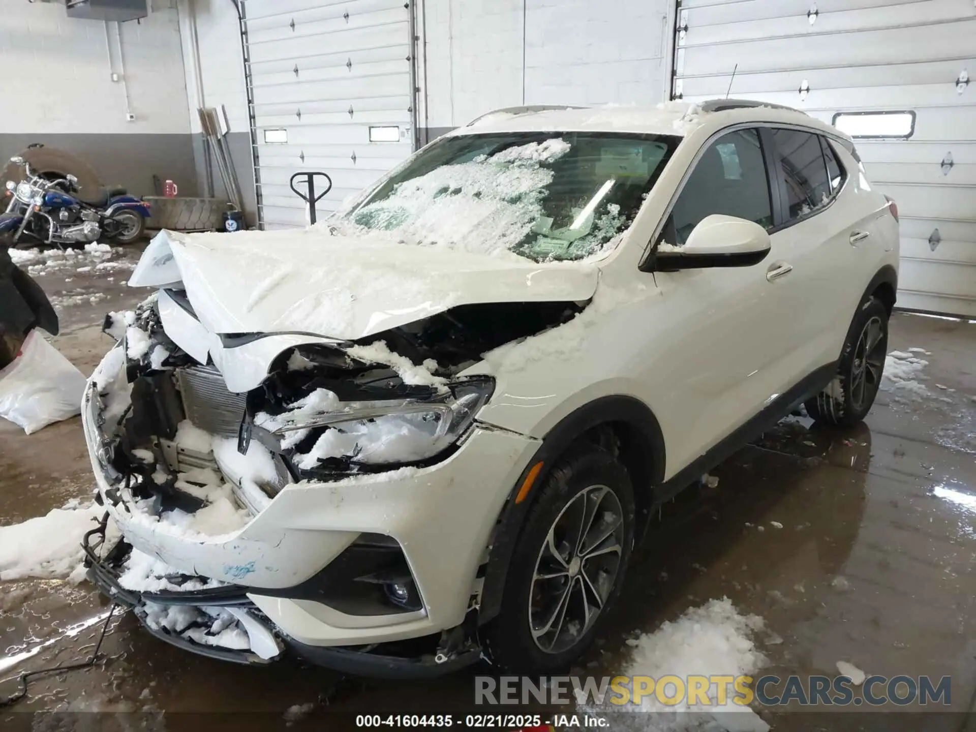 2 fotografías del automóvil dañado KL4MMESL1MB075823 BUICK ENCORE GX 2021