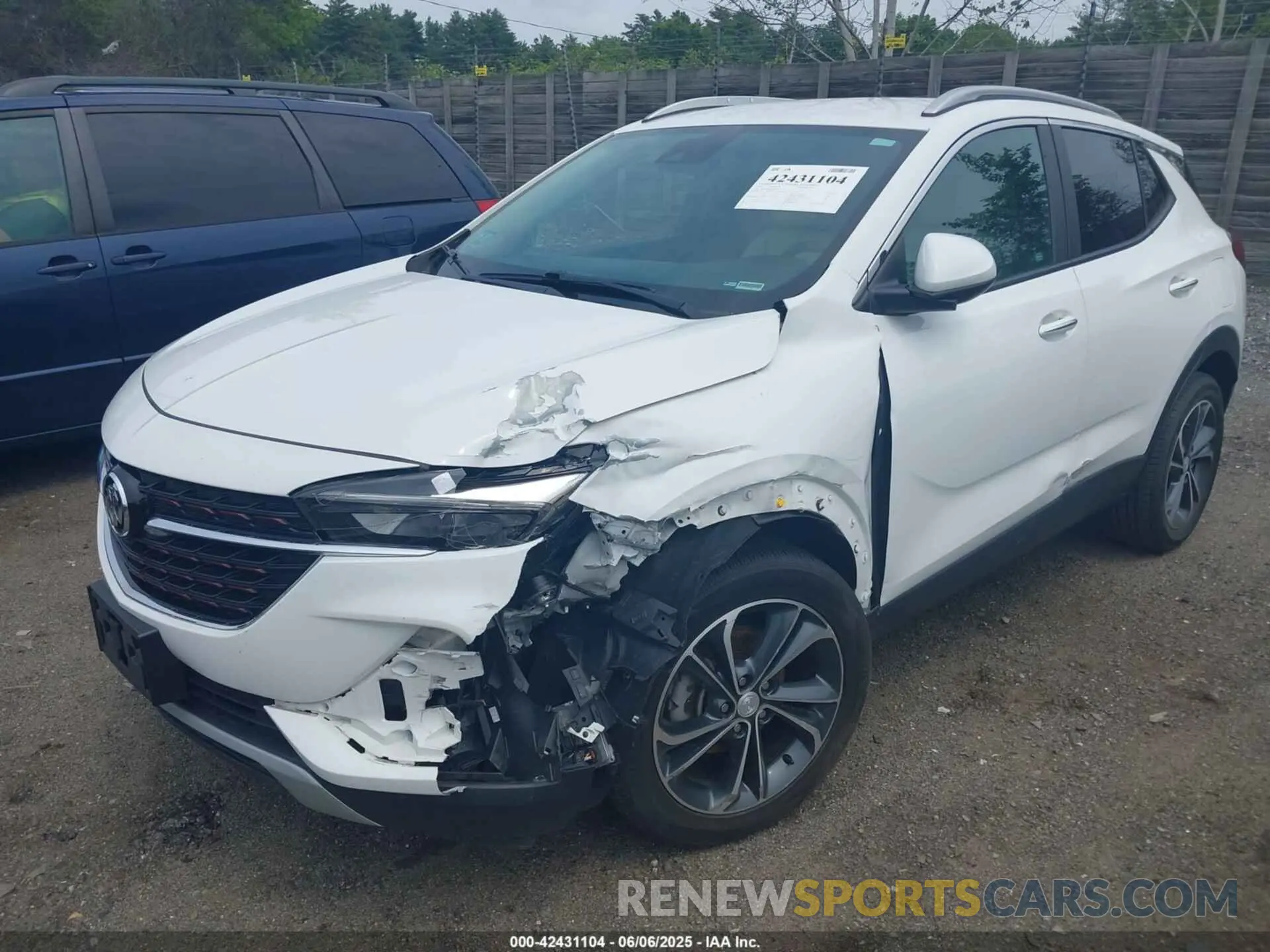 2 fotografías del automóvil dañado KL4MMESL2MB172321 BUICK ENCORE GX 2021