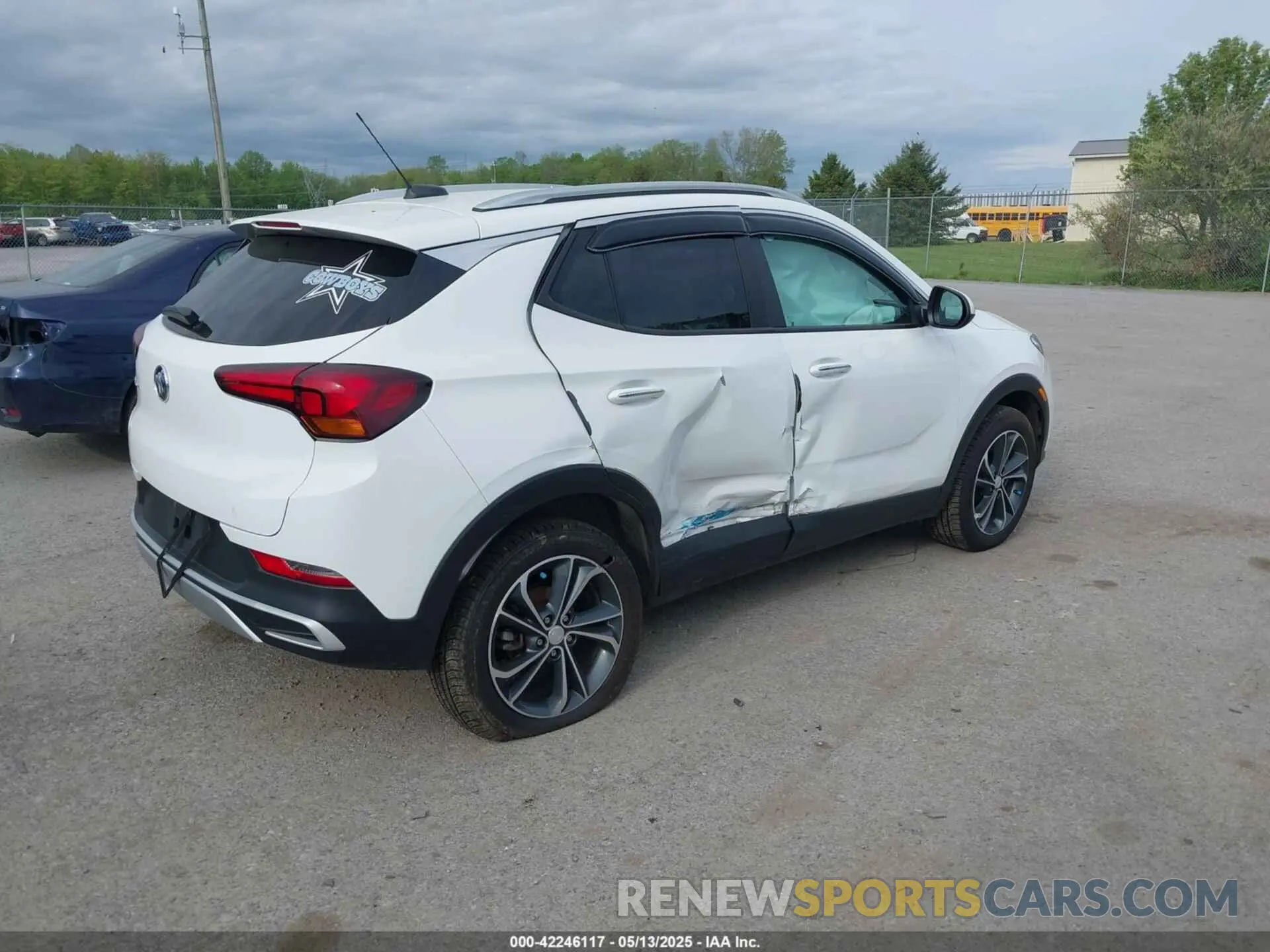 4 fotografías del automóvil dañado KL4MMESL4MB172854 BUICK ENCORE GX 2021
