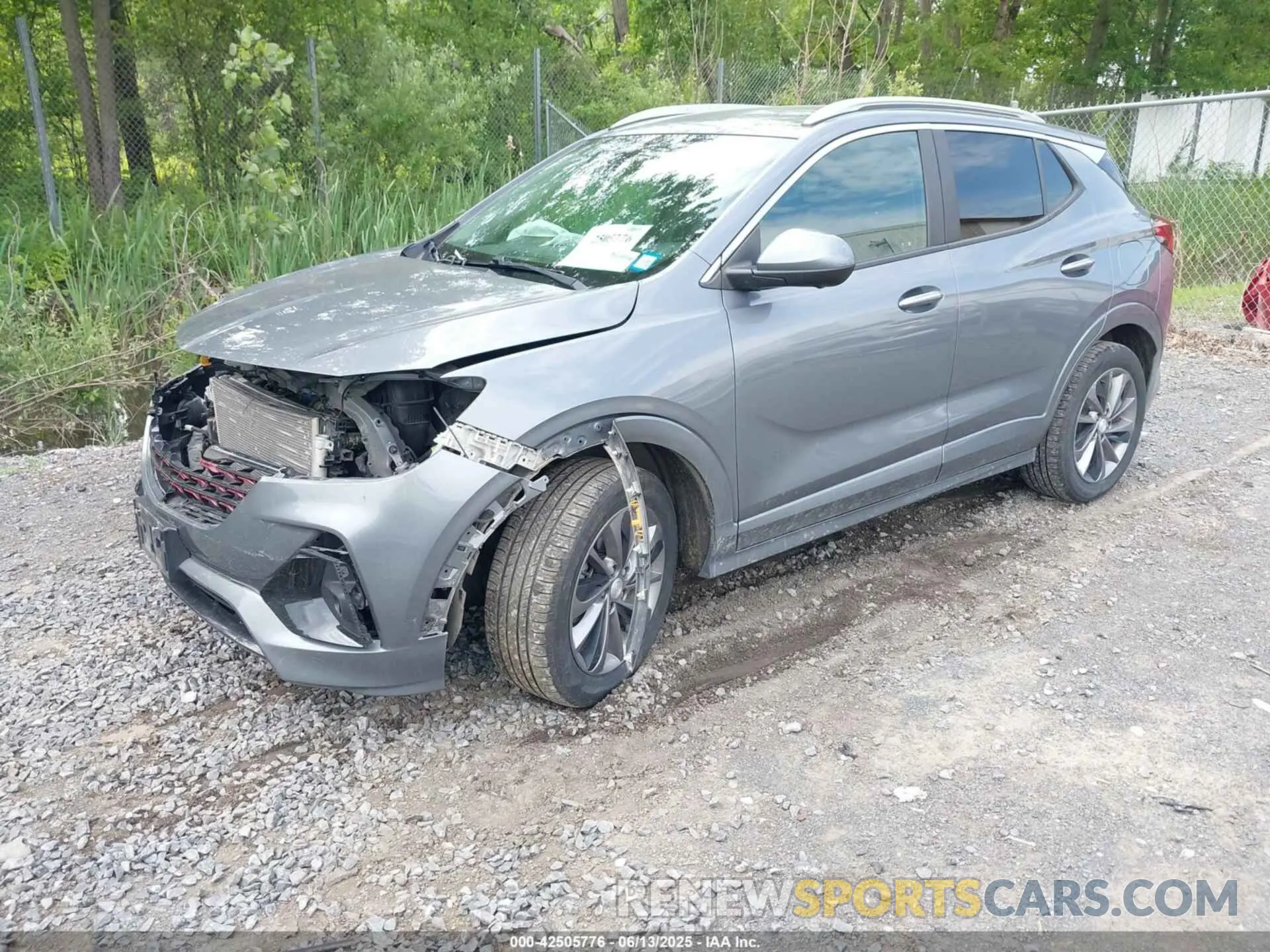 2 fotografías del automóvil dañado KL4MMESL9MB118918 BUICK ENCORE GX 2021