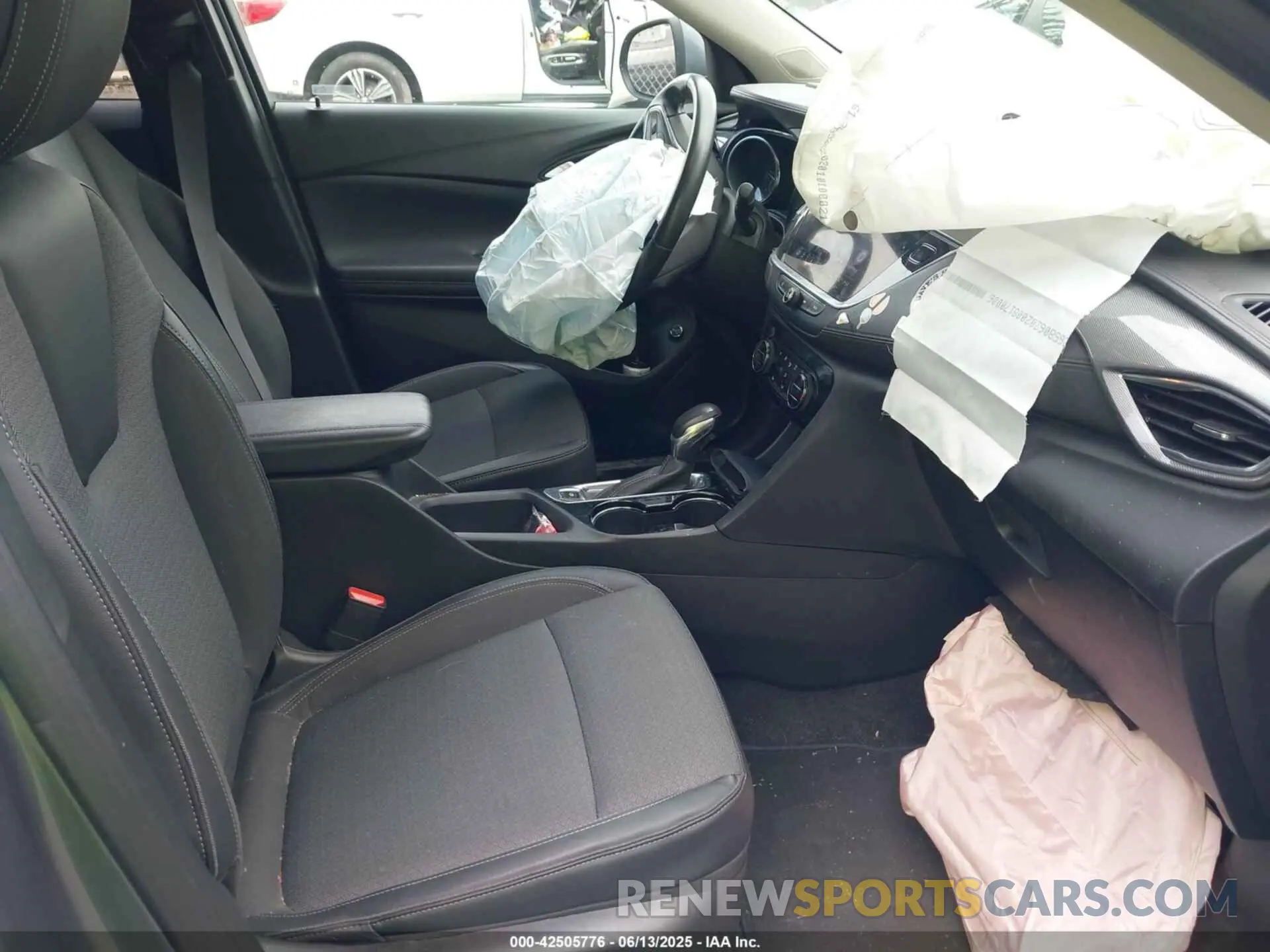 5 fotografías del automóvil dañado KL4MMESL9MB118918 BUICK ENCORE GX 2021