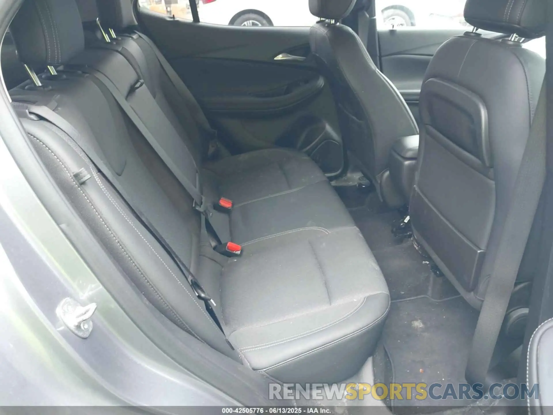 8 fotografías del automóvil dañado KL4MMESL9MB118918 BUICK ENCORE GX 2021
