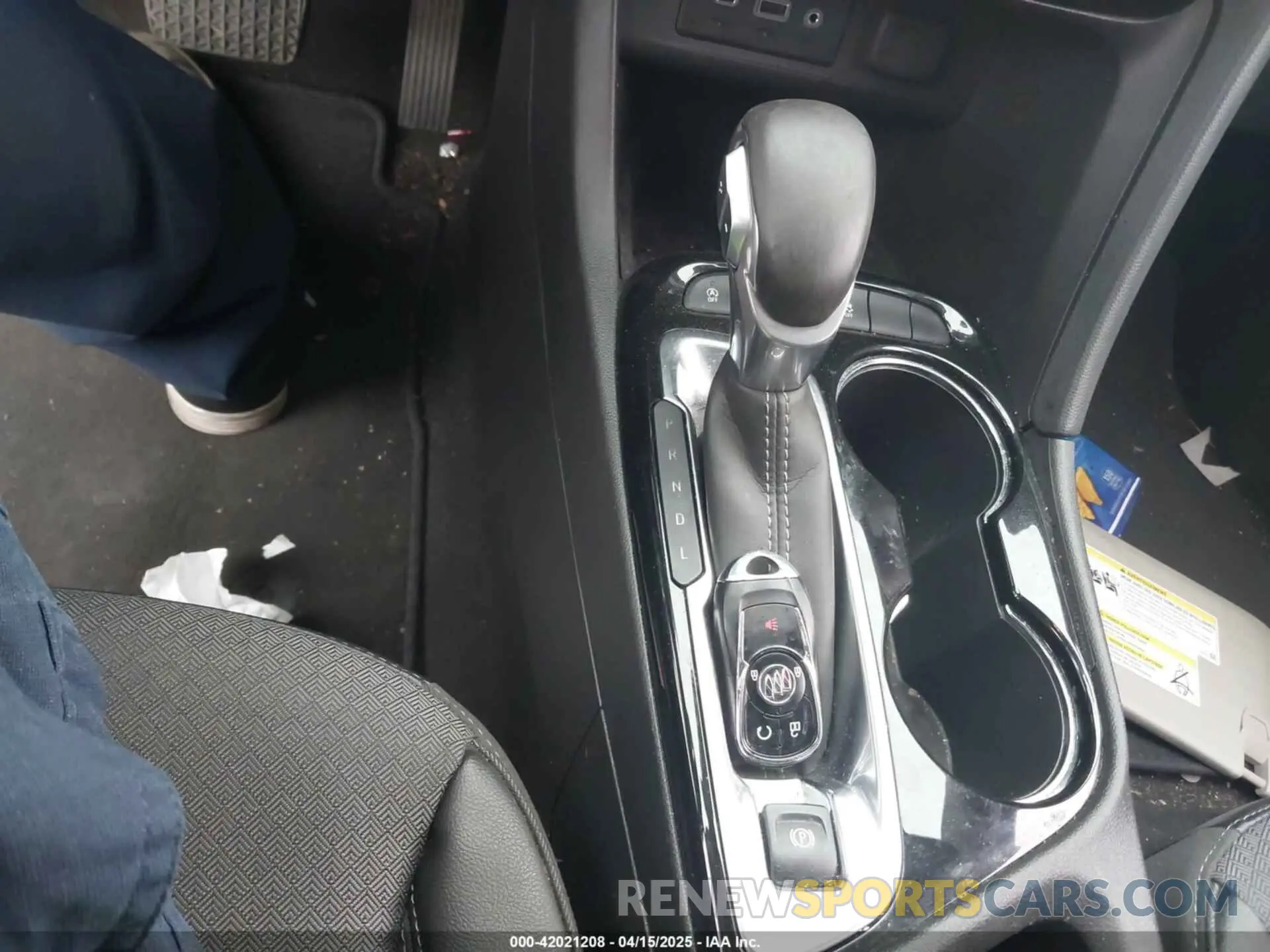 11 fotografías del automóvil dañado KL4MMBS25NB118096 BUICK ENCORE GX 2022