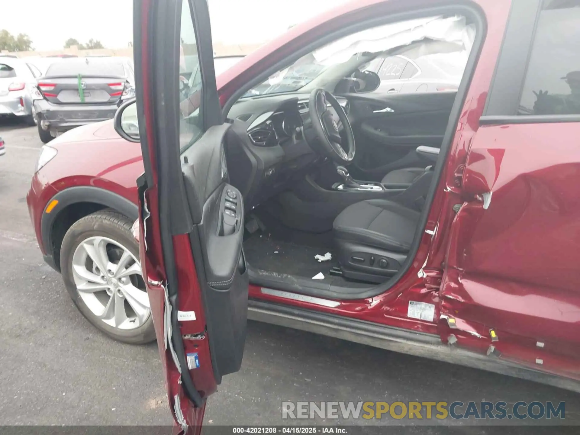 5 fotografías del automóvil dañado KL4MMBS25NB118096 BUICK ENCORE GX 2022