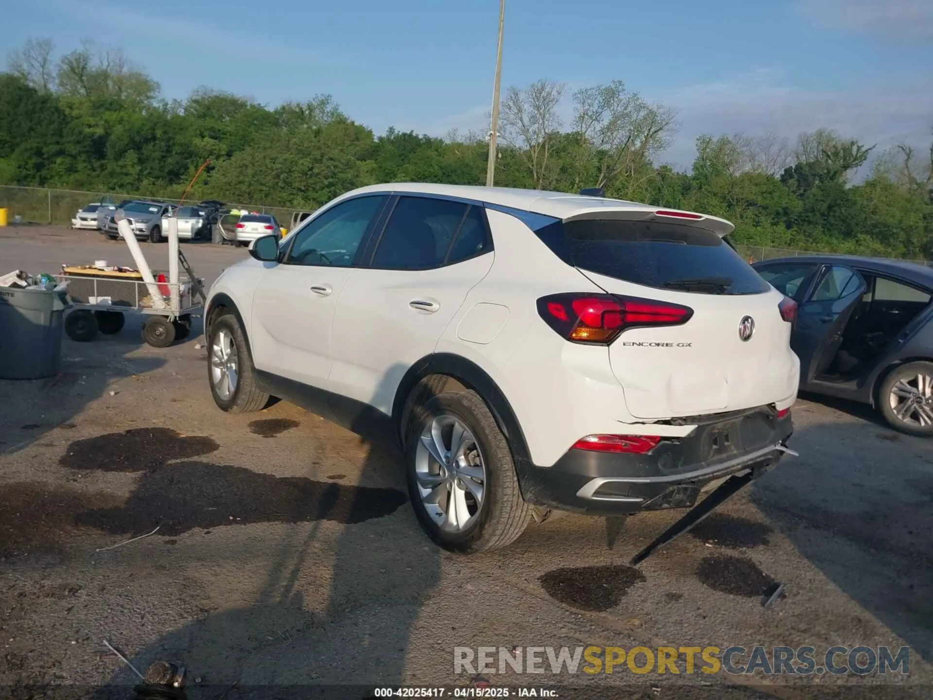 3 fotografías del automóvil dañado KL4MMBS26NB127194 BUICK ENCORE GX 2022