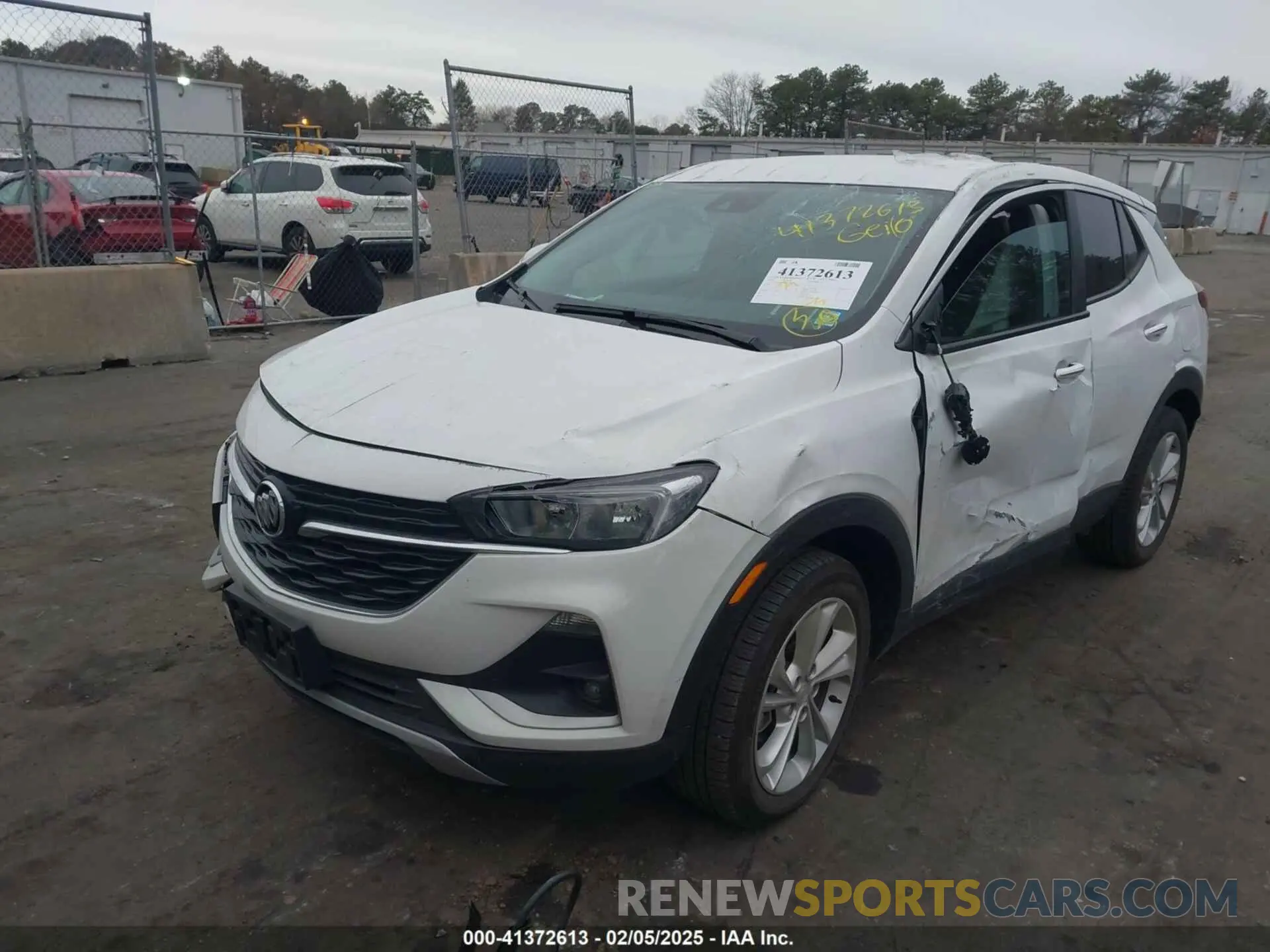 2 fotografías del automóvil dañado KL4MMBS2XNB120653 BUICK ENCORE GX 2022
