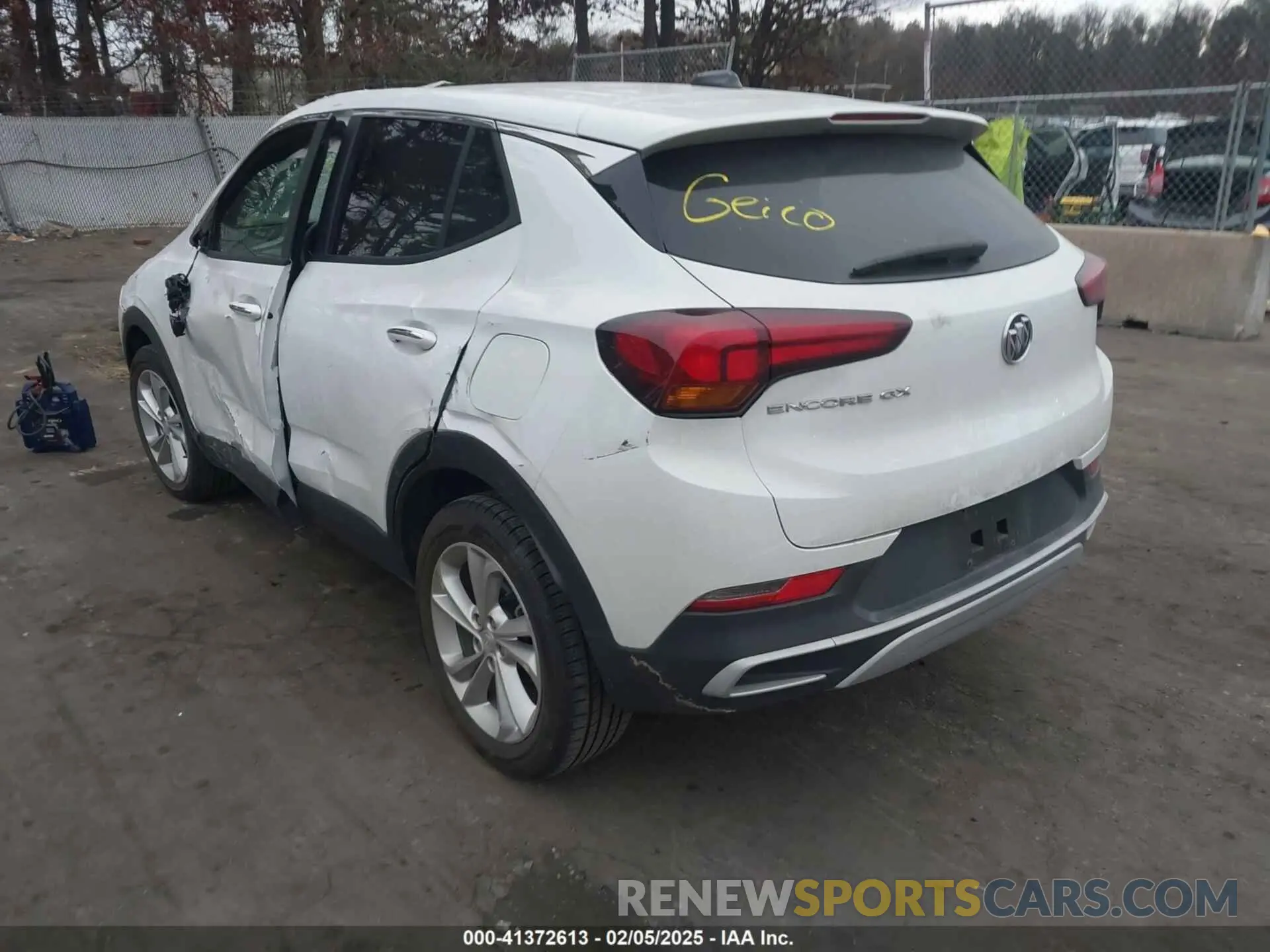 3 fotografías del automóvil dañado KL4MMBS2XNB120653 BUICK ENCORE GX 2022