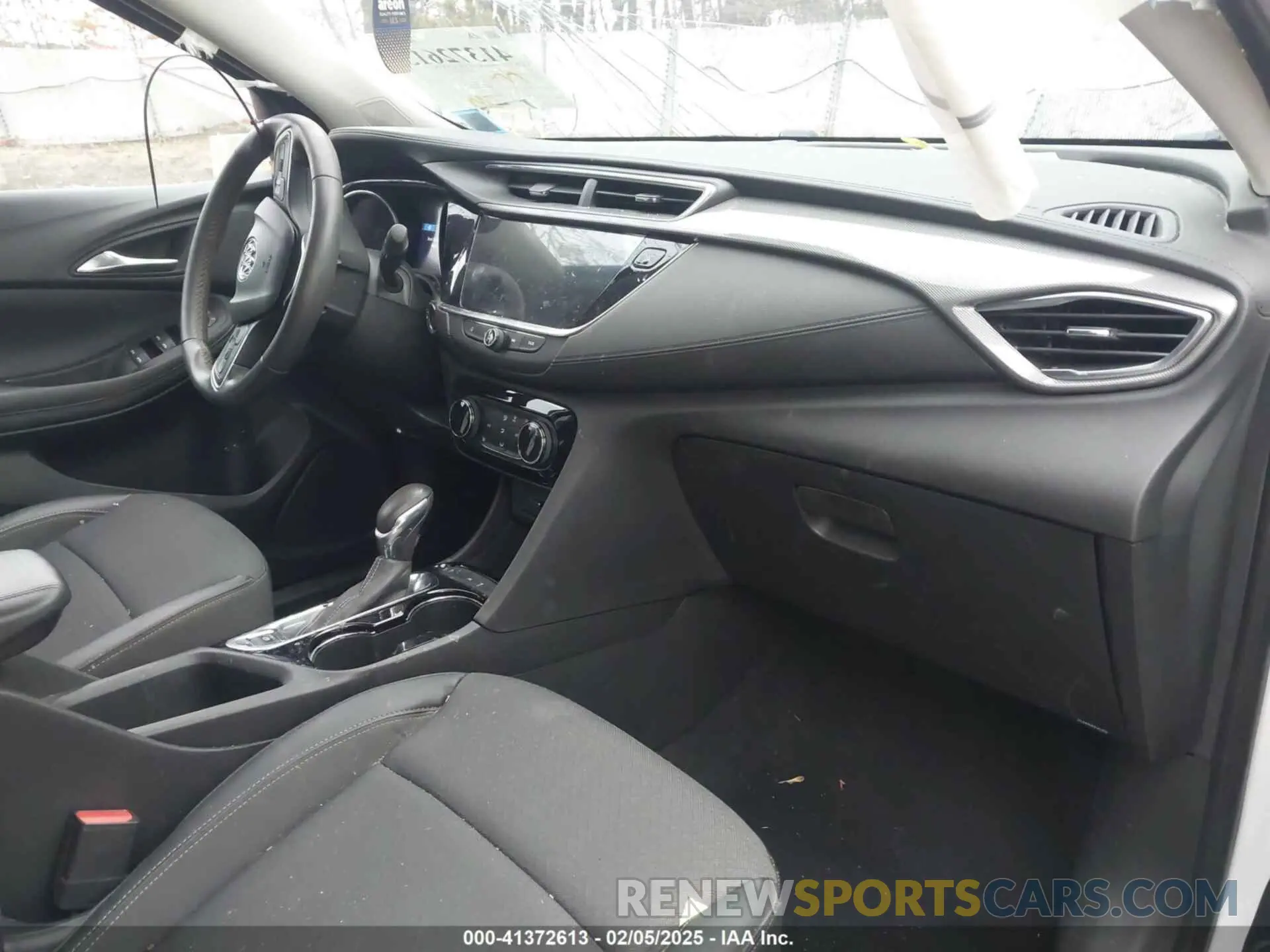 5 fotografías del automóvil dañado KL4MMBS2XNB120653 BUICK ENCORE GX 2022