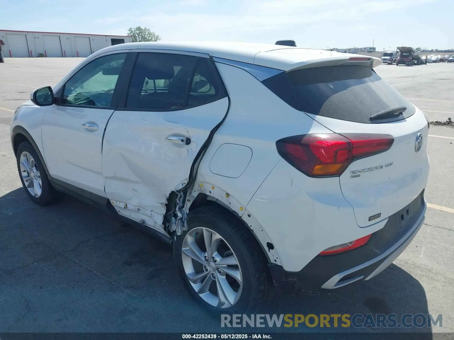 3 fotografías del automóvil dañado KL4MMCSL0NB081828 BUICK ENCORE GX 2022
