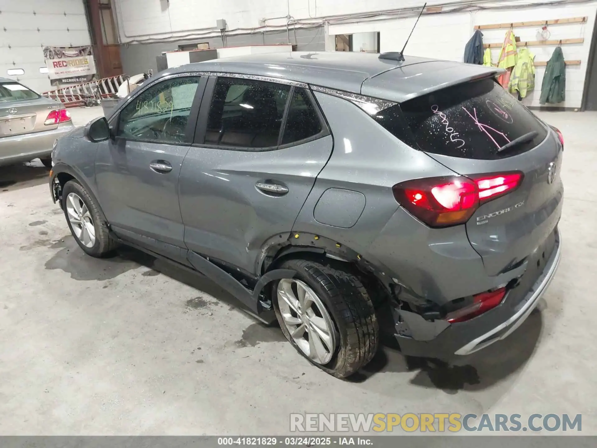 3 fotografías del automóvil dañado KL4MMCSL1NB058865 BUICK ENCORE GX 2022