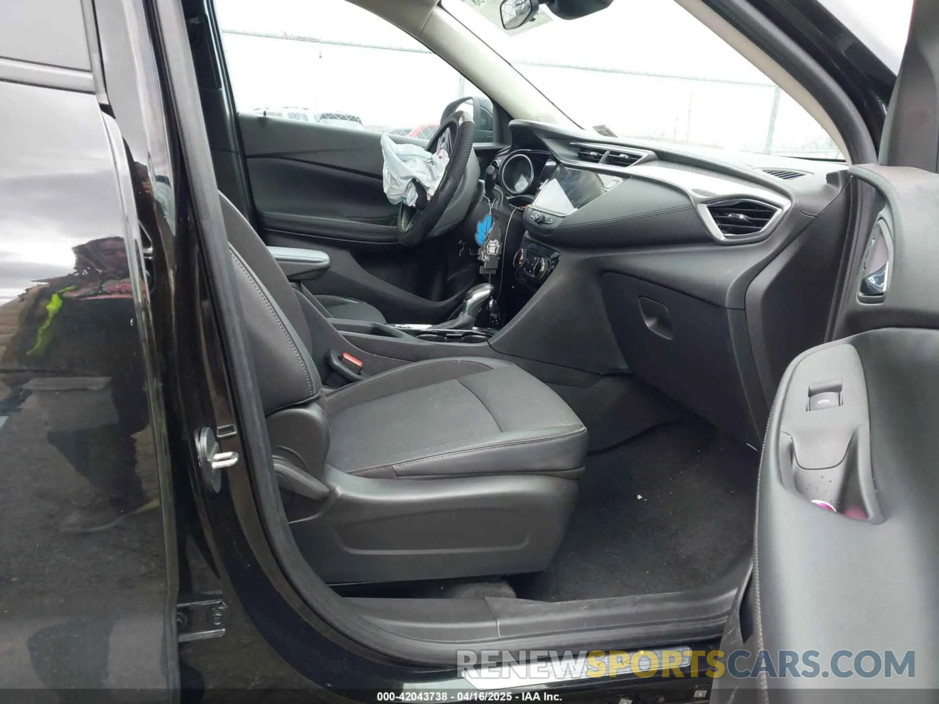 5 fotografías del automóvil dañado KL4MMCSL7NB060507 BUICK ENCORE GX 2022