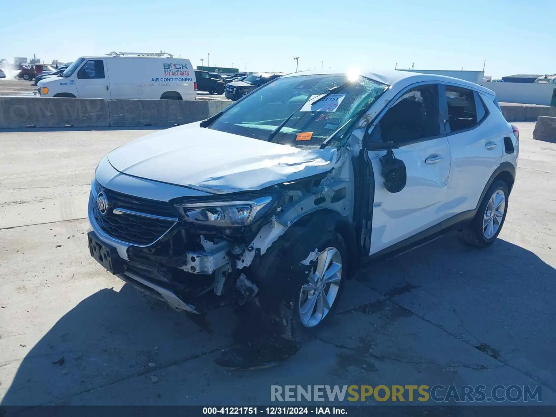 2 fotografías del automóvil dañado KL4MMCSL7NB082314 BUICK ENCORE GX 2022