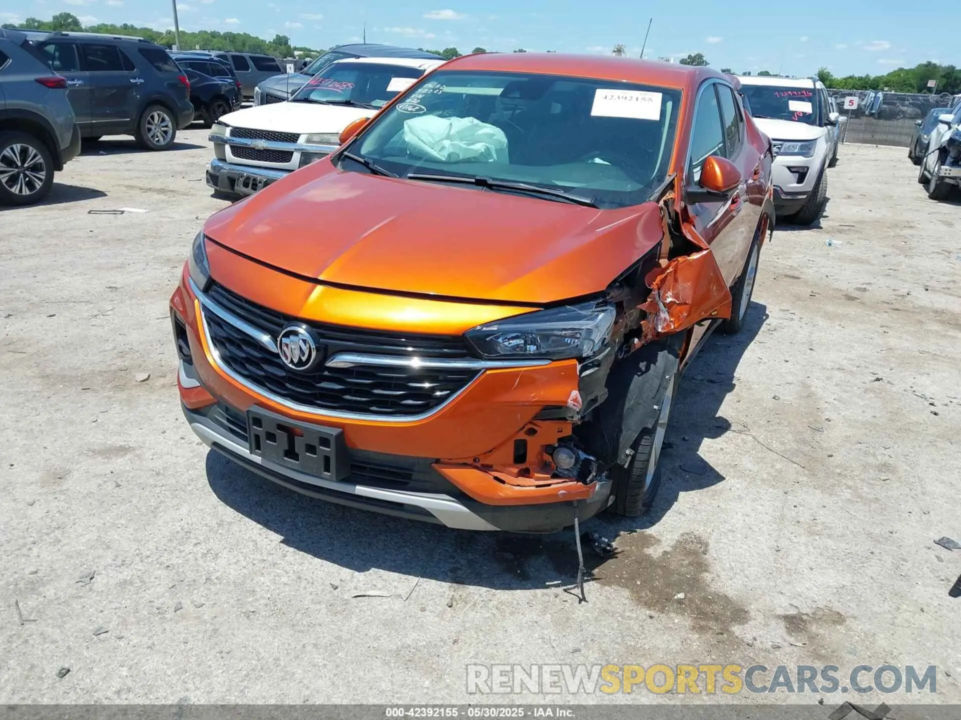 2 fotografías del automóvil dañado KL4MMCSLXNB013648 BUICK ENCORE GX 2022