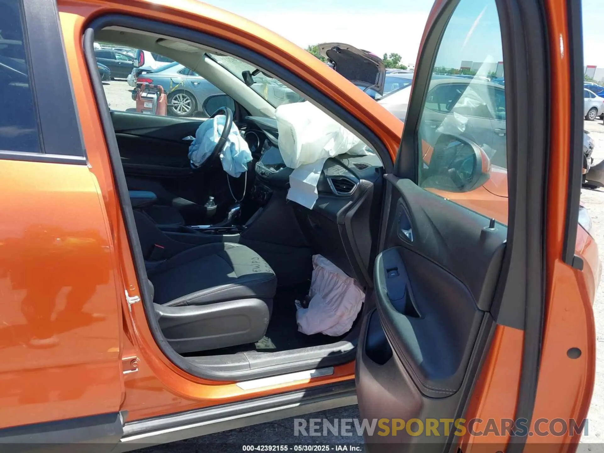 5 fotografías del automóvil dañado KL4MMCSLXNB013648 BUICK ENCORE GX 2022