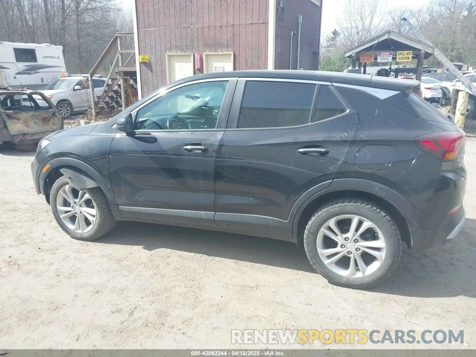 14 fotografías del automóvil dañado KL4MMCSLXNB083487 BUICK ENCORE GX 2022