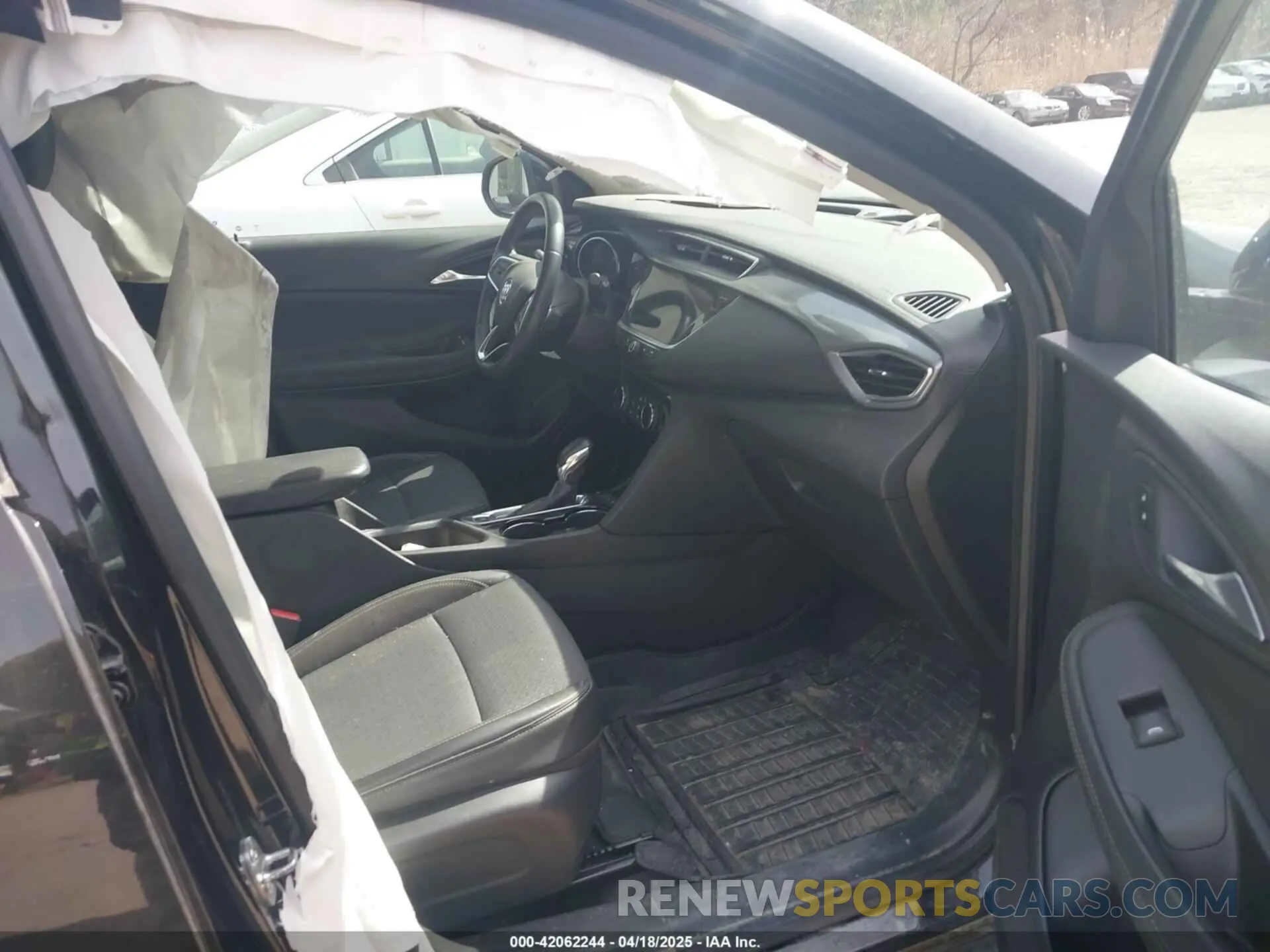 5 fotografías del automóvil dañado KL4MMCSLXNB083487 BUICK ENCORE GX 2022