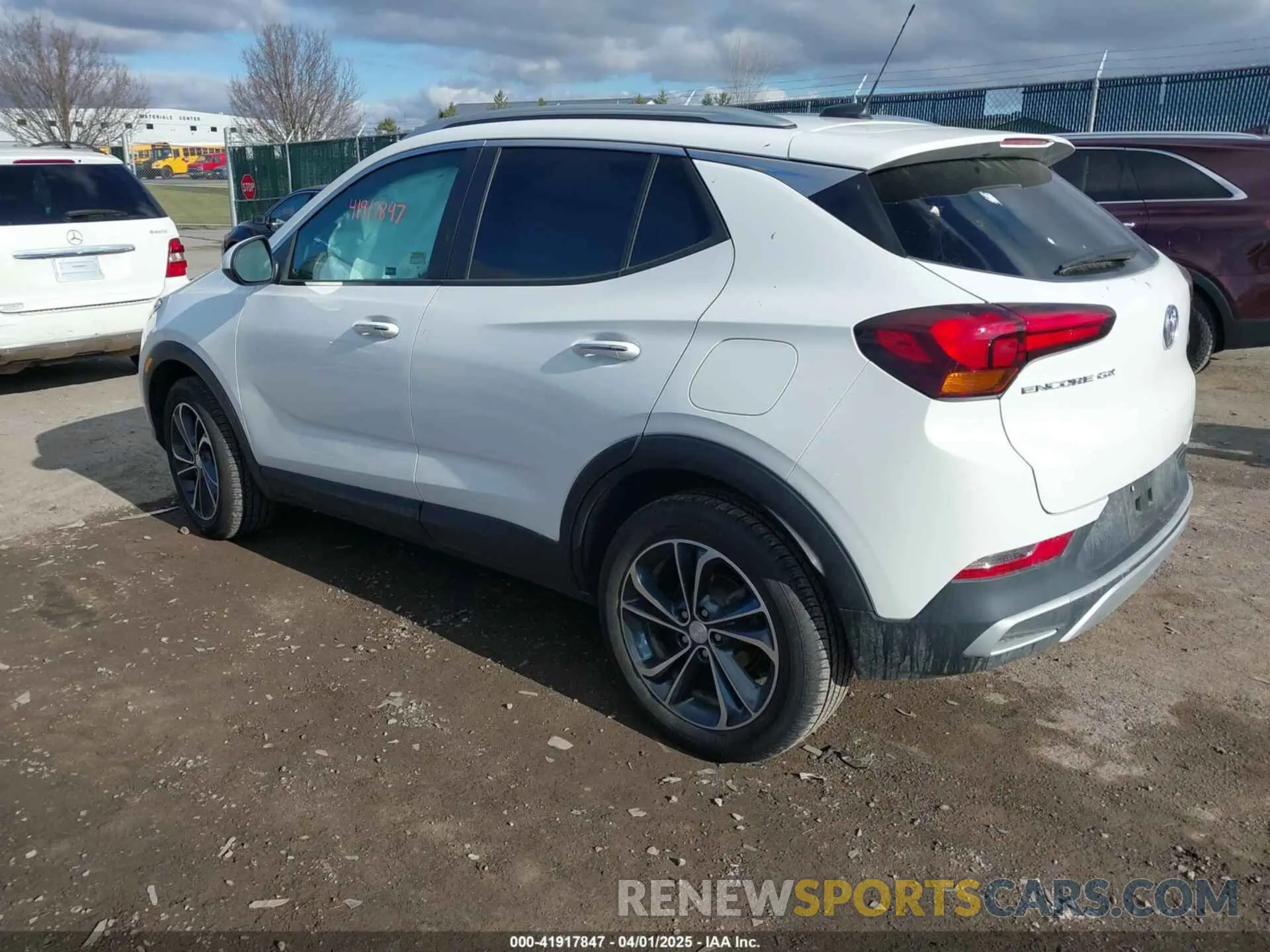 3 fotografías del automóvil dañado KL4MMDS25NB121334 BUICK ENCORE GX 2022