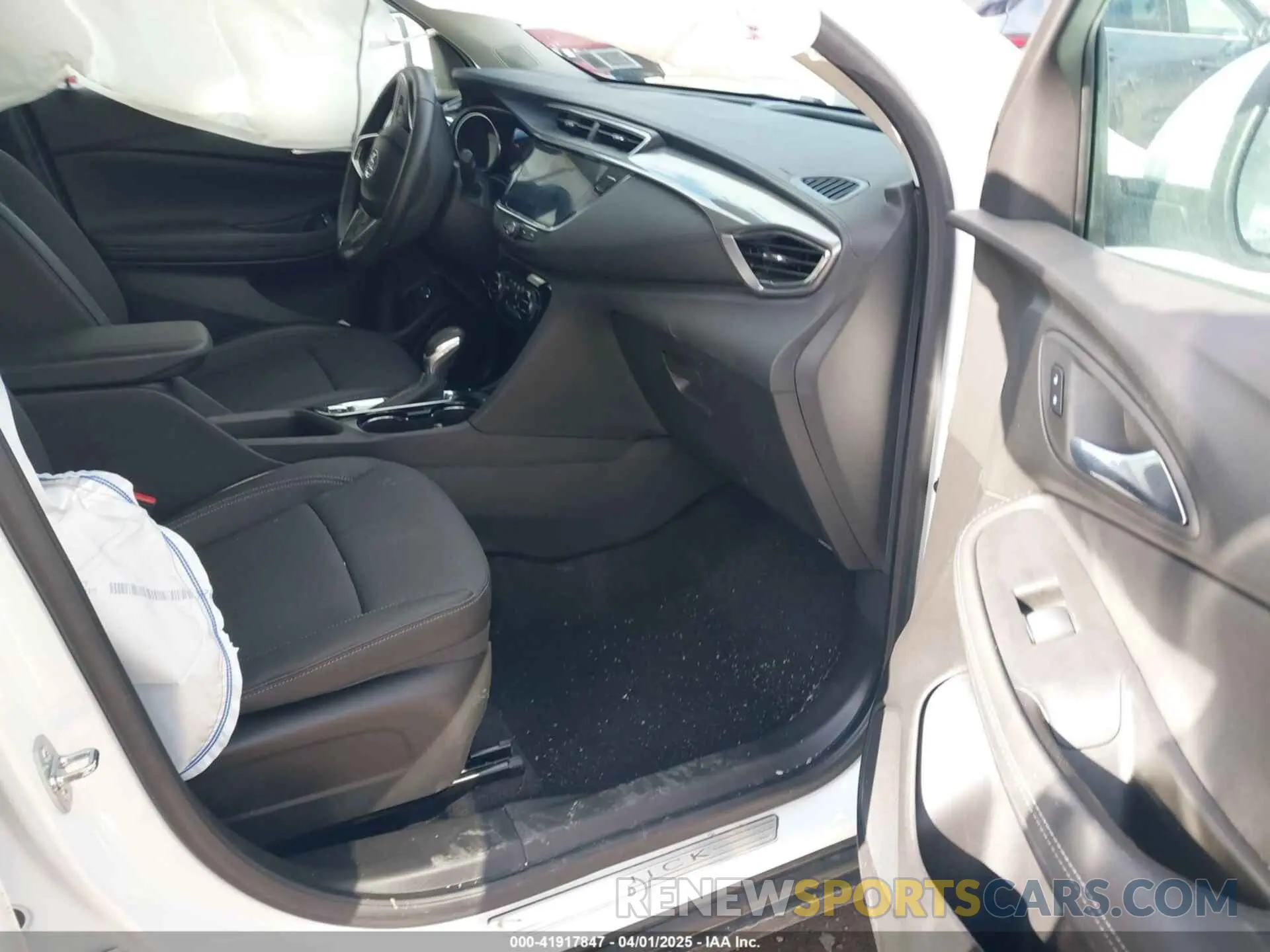 5 fotografías del automóvil dañado KL4MMDS25NB121334 BUICK ENCORE GX 2022