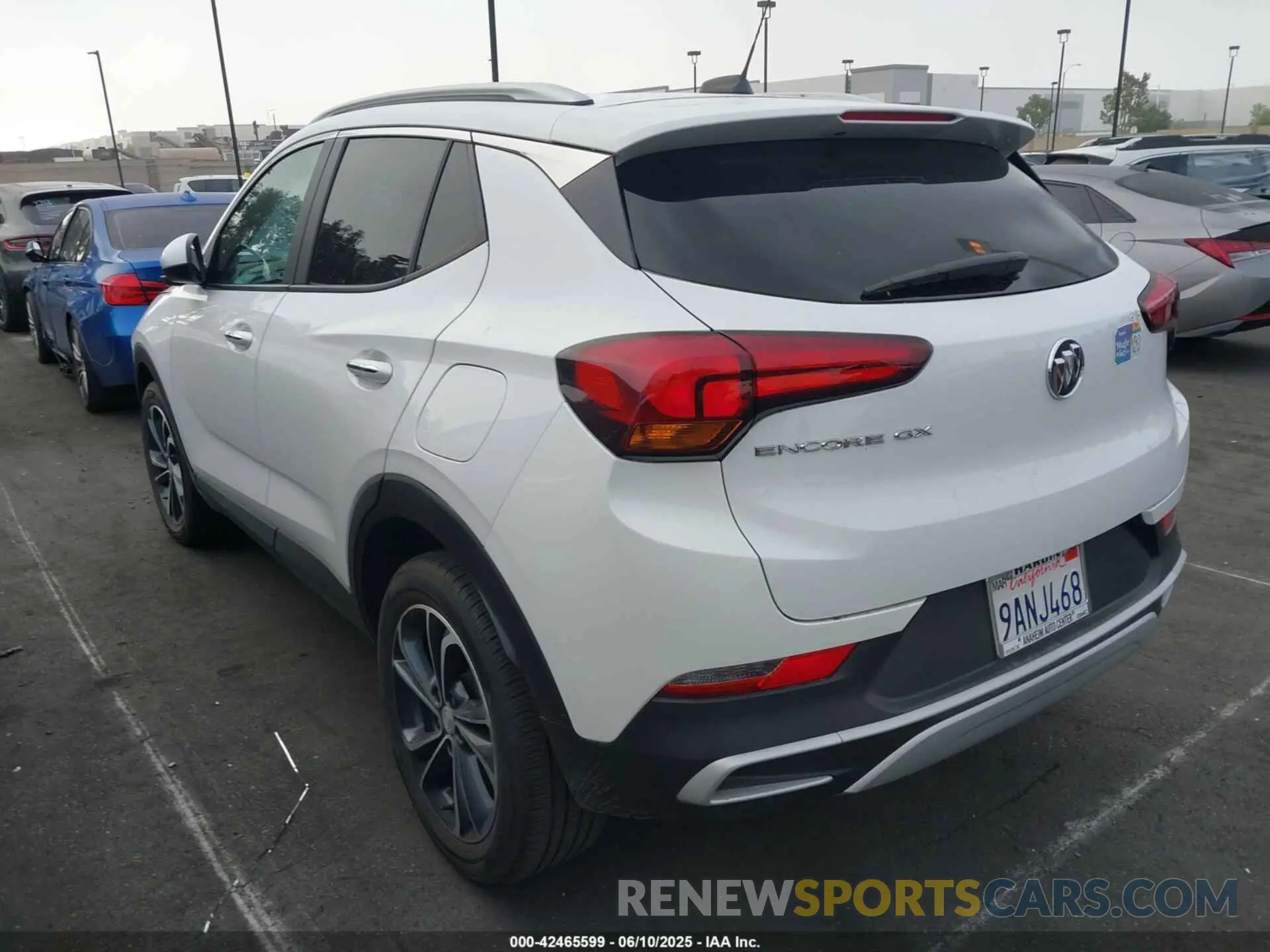 3 fotografías del automóvil dañado KL4MMDS26NB095858 BUICK ENCORE GX 2022