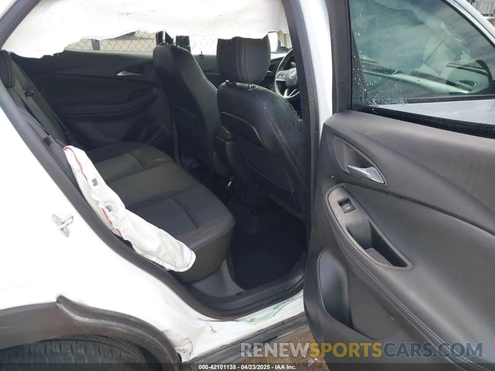 8 fotografías del automóvil dañado KL4MMDS28NB106259 BUICK ENCORE GX 2022