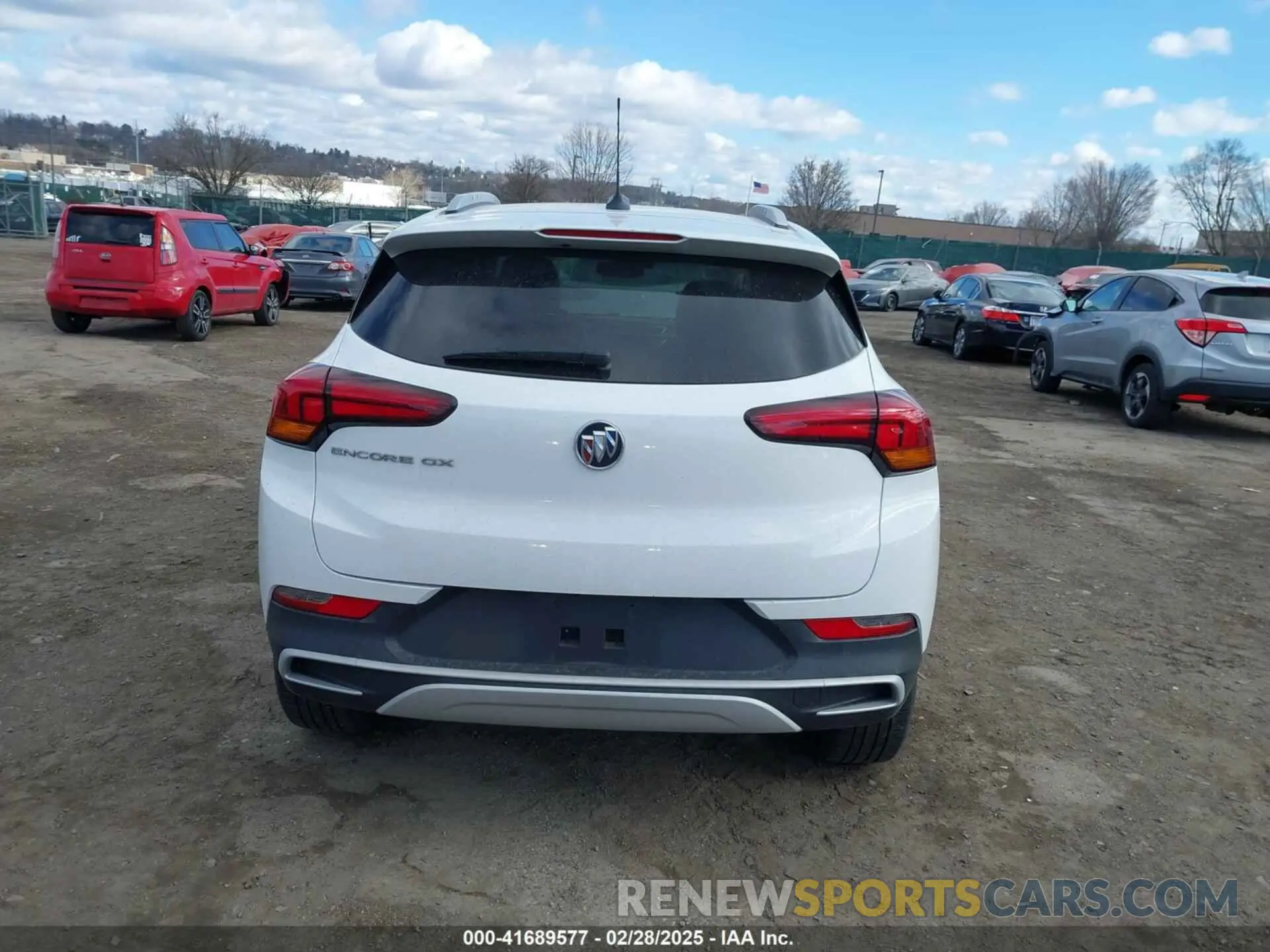 16 fotografías del automóvil dañado KL4MMDS29NB117352 BUICK ENCORE GX 2022