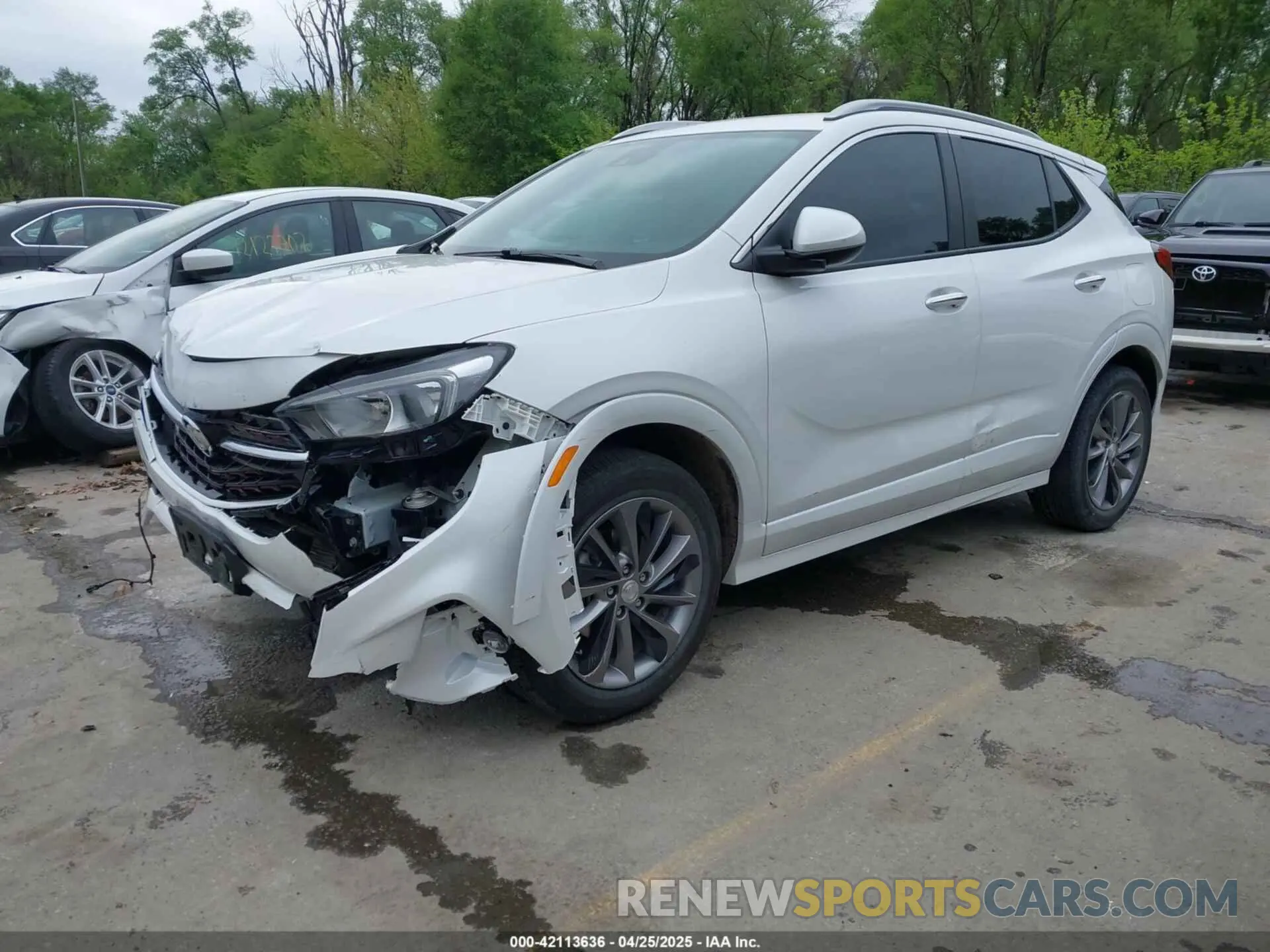 2 fotografías del automóvil dañado KL4MMESL4NB122084 BUICK ENCORE GX 2022