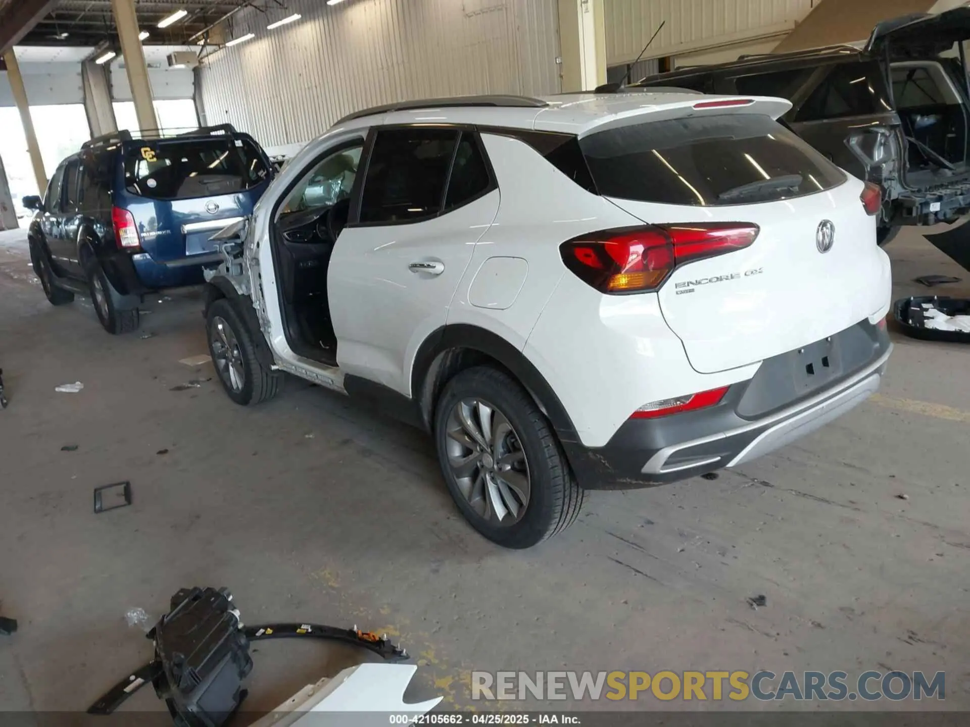 3 fotografías del automóvil dañado KL4MMESL9NB011479 BUICK ENCORE GX 2022