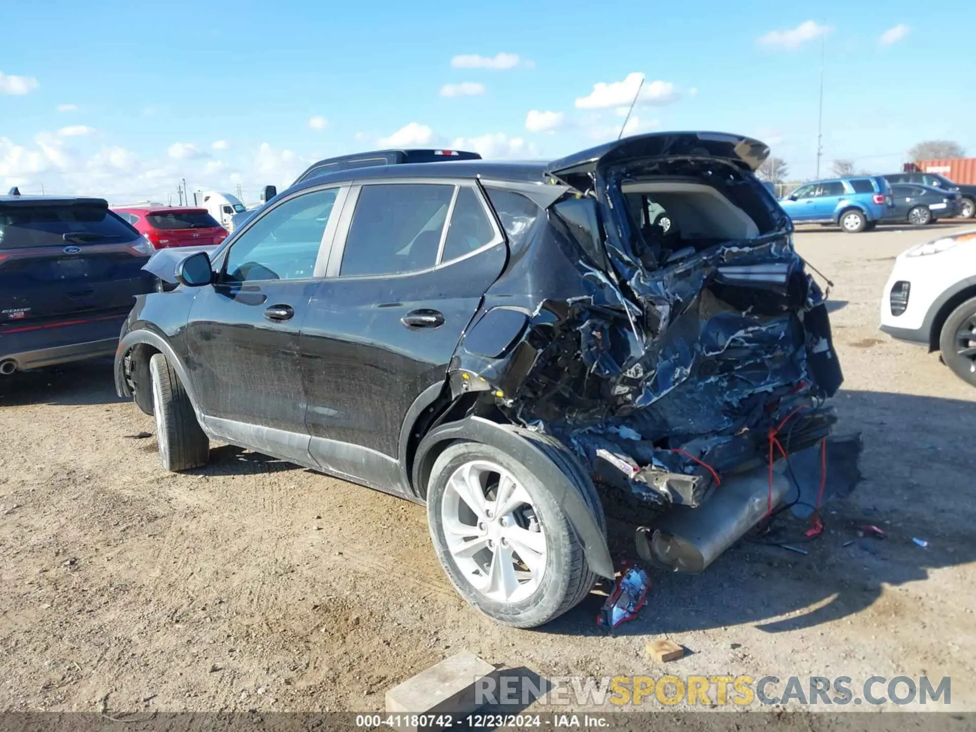 14 fotografías del automóvil dañado KL4MMBS20PB105971 BUICK ENCORE GX 2023