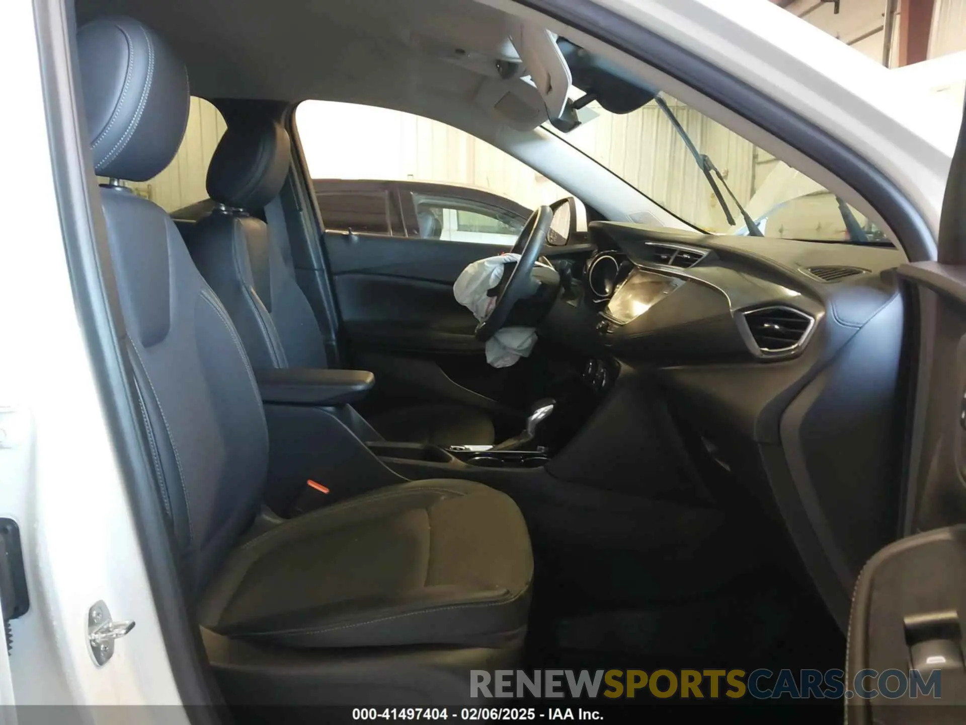 5 fotografías del automóvil dañado KL4MMBS23PB032367 BUICK ENCORE GX 2023